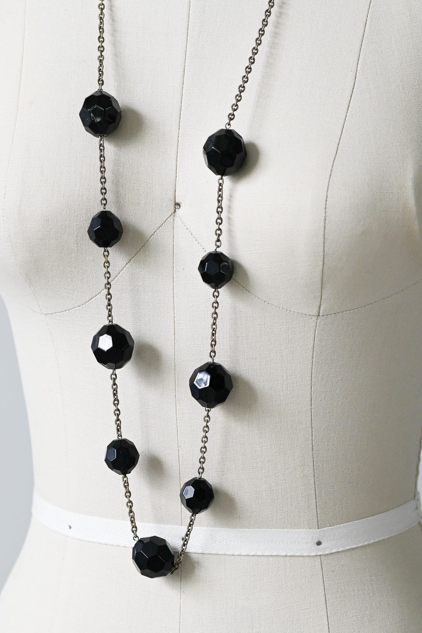 Vintage 1970s black glass and chain long necklace