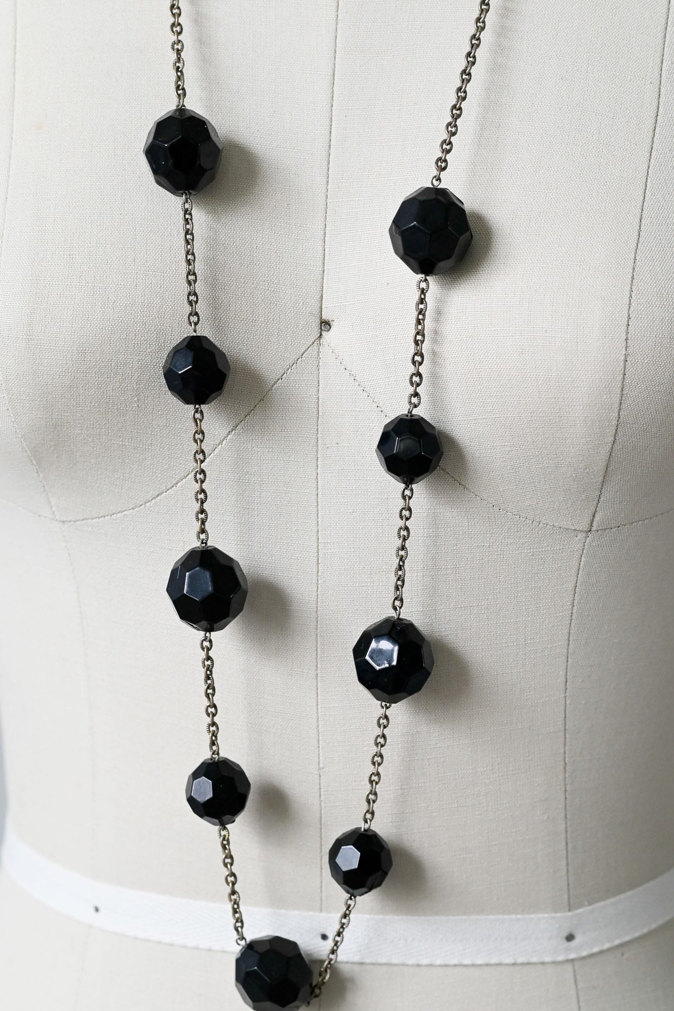 Vintage 1970s black glass and chain long necklace