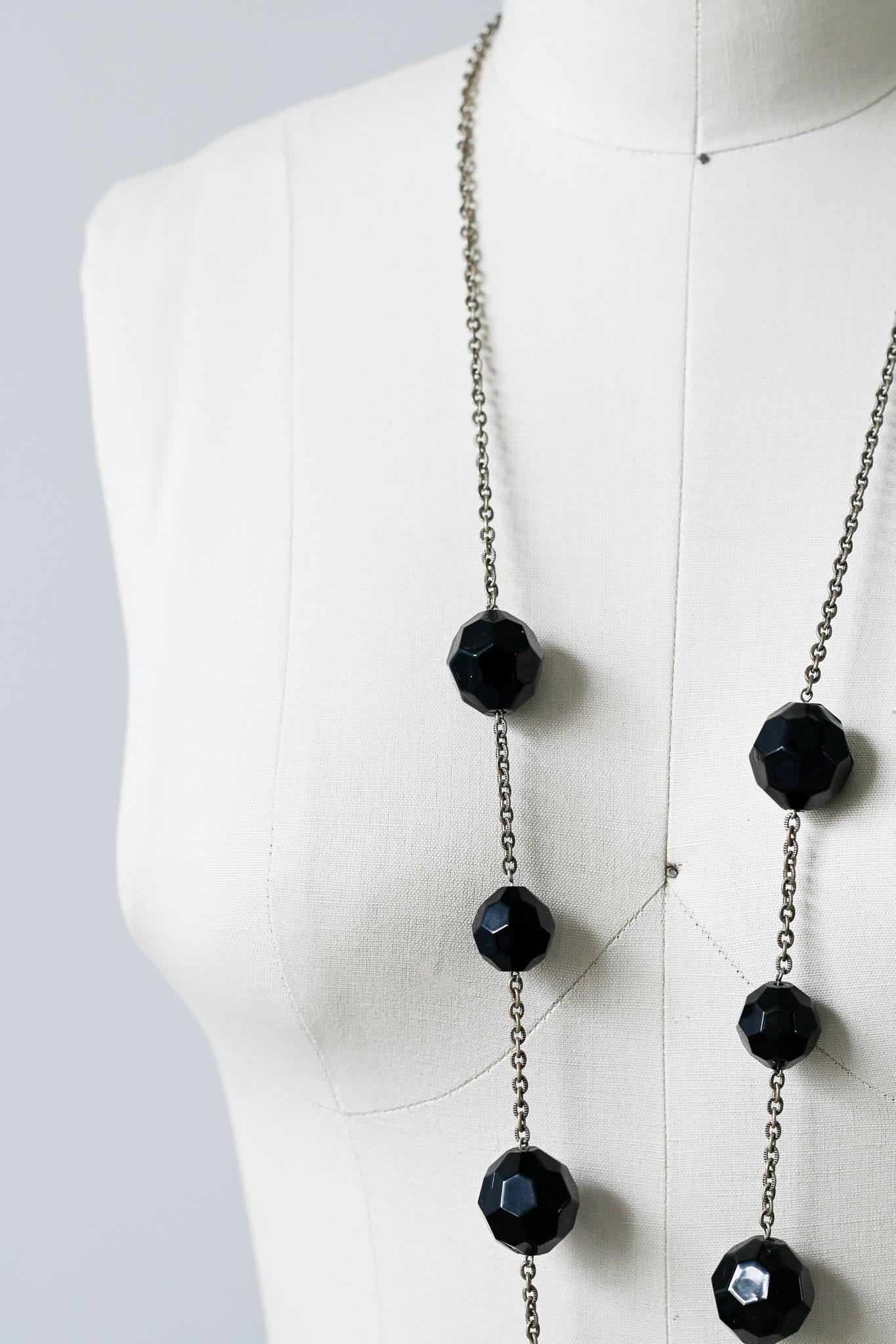 Vintage 1970s black glass and chain long necklace
