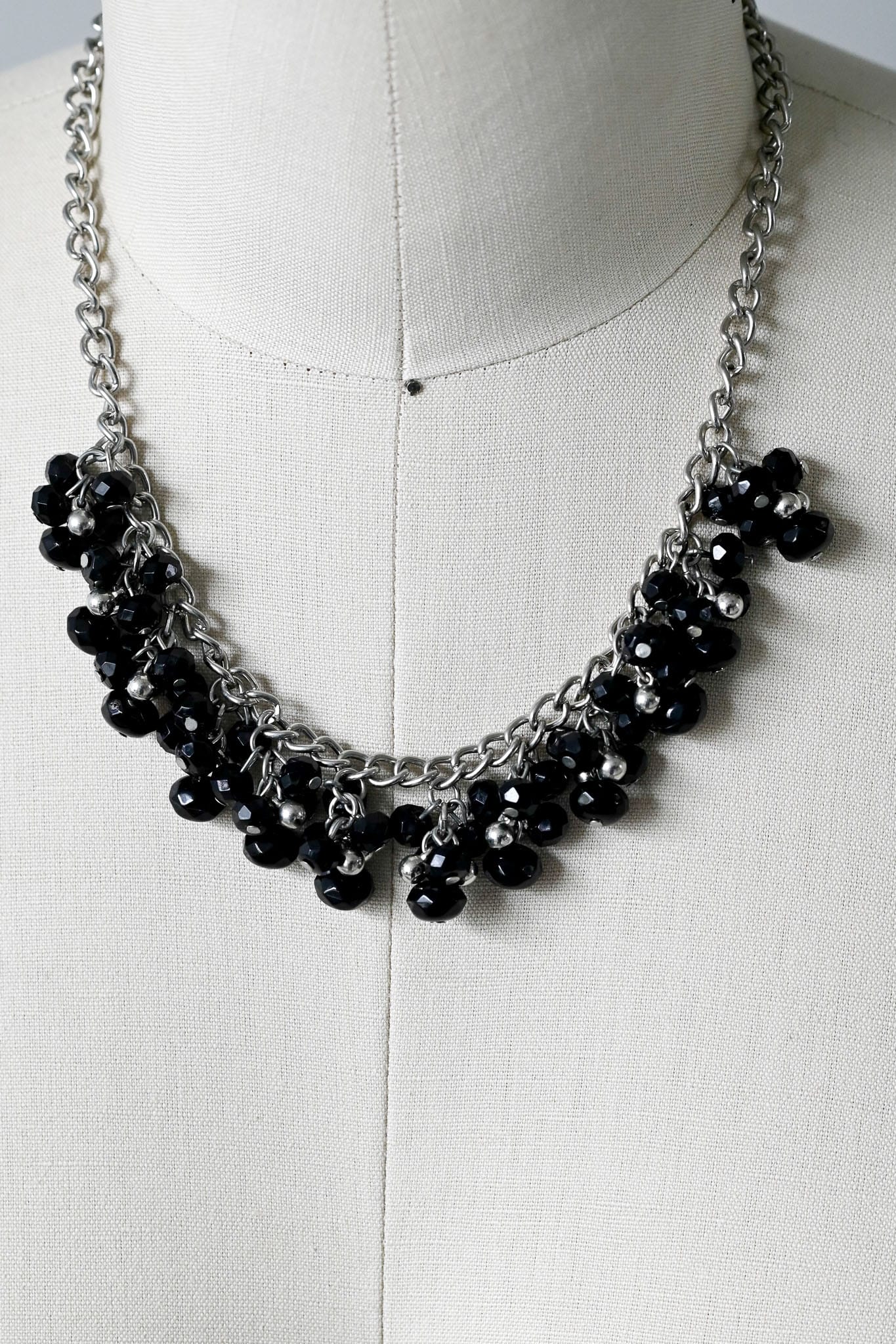 Vintage 60s 70s black glass short necklace