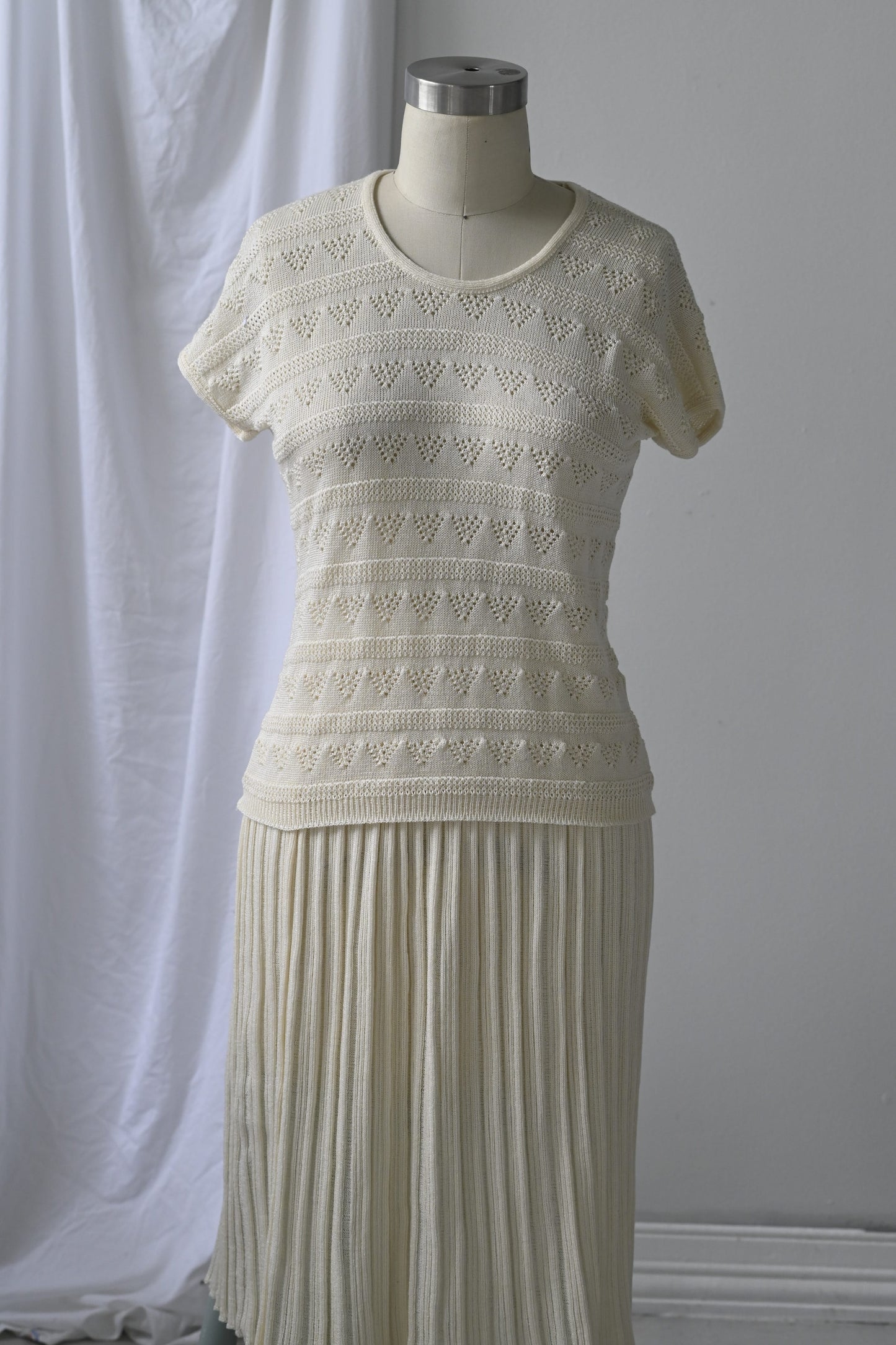 Vintage 1970s cream knit tee and skirt combo Size S