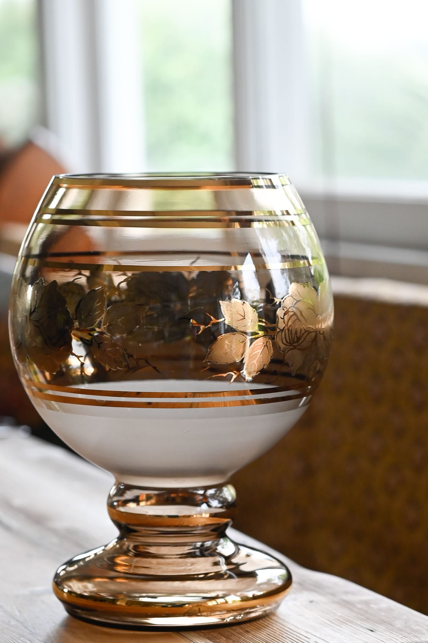 Vintage 1960s large glass bowl with gold detailing
