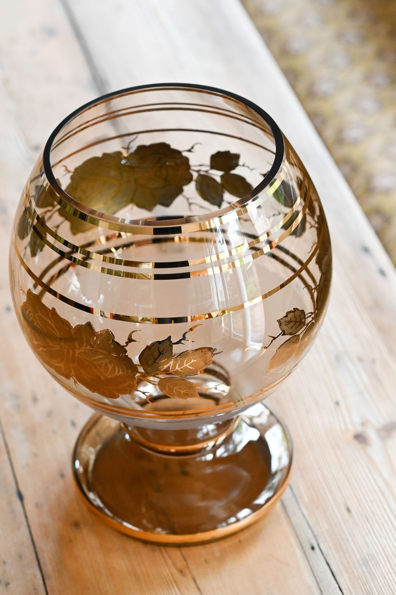 Vintage 1960s large glass bowl with gold detailing
