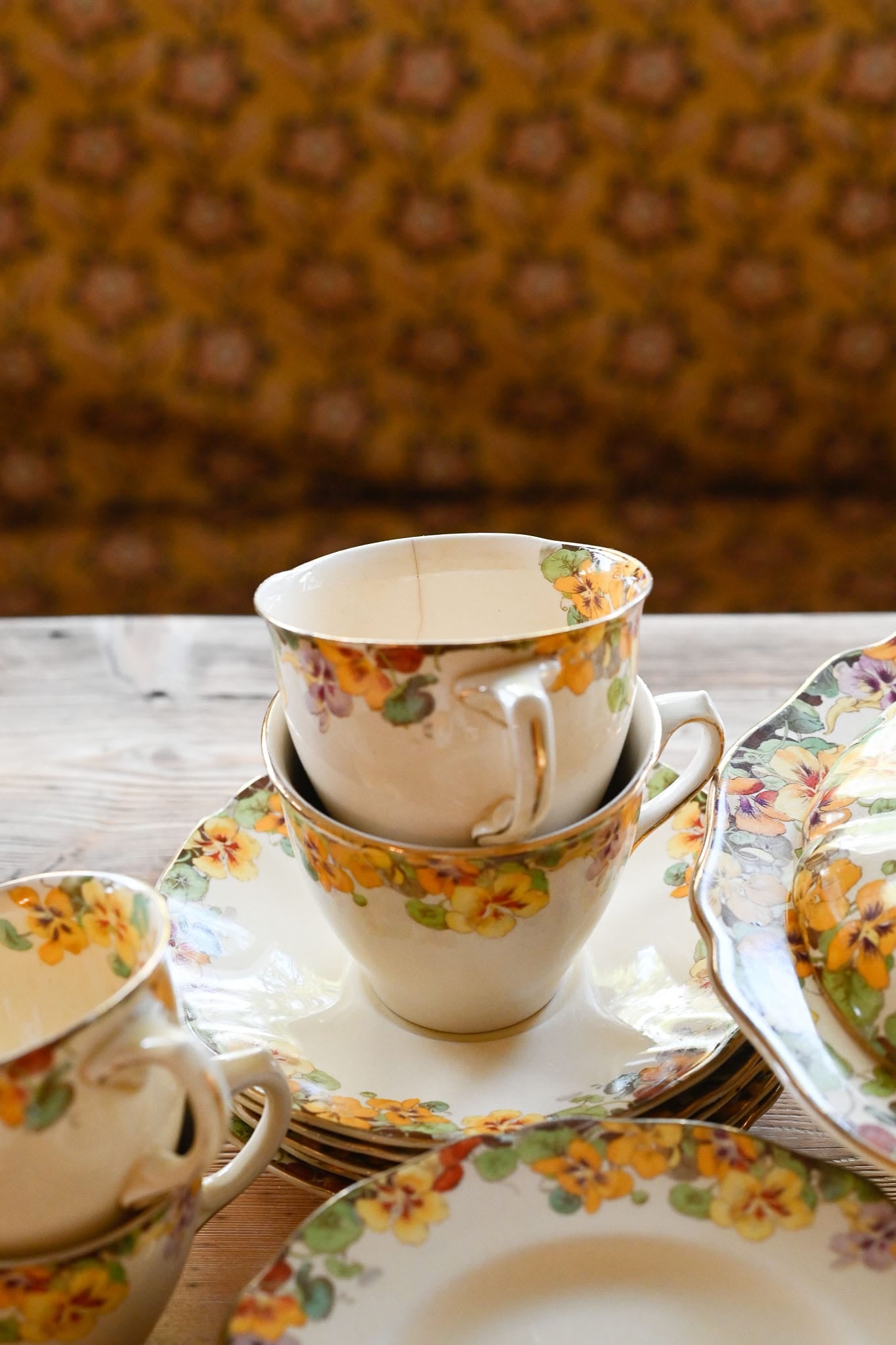 Royal Doulton Nasturtium 69 piece antique dinner set