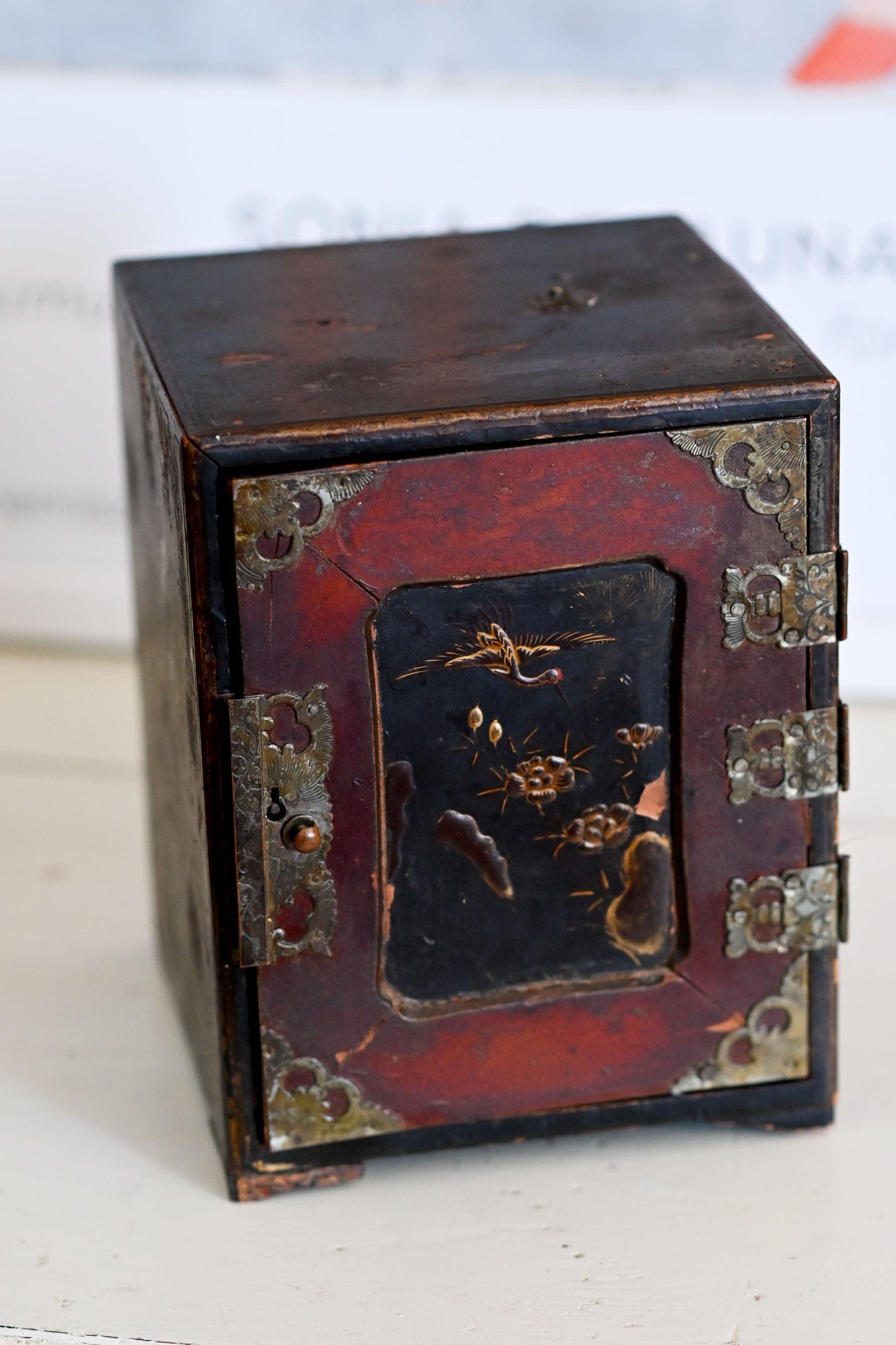 Antique Japanese lacquer jewellery box