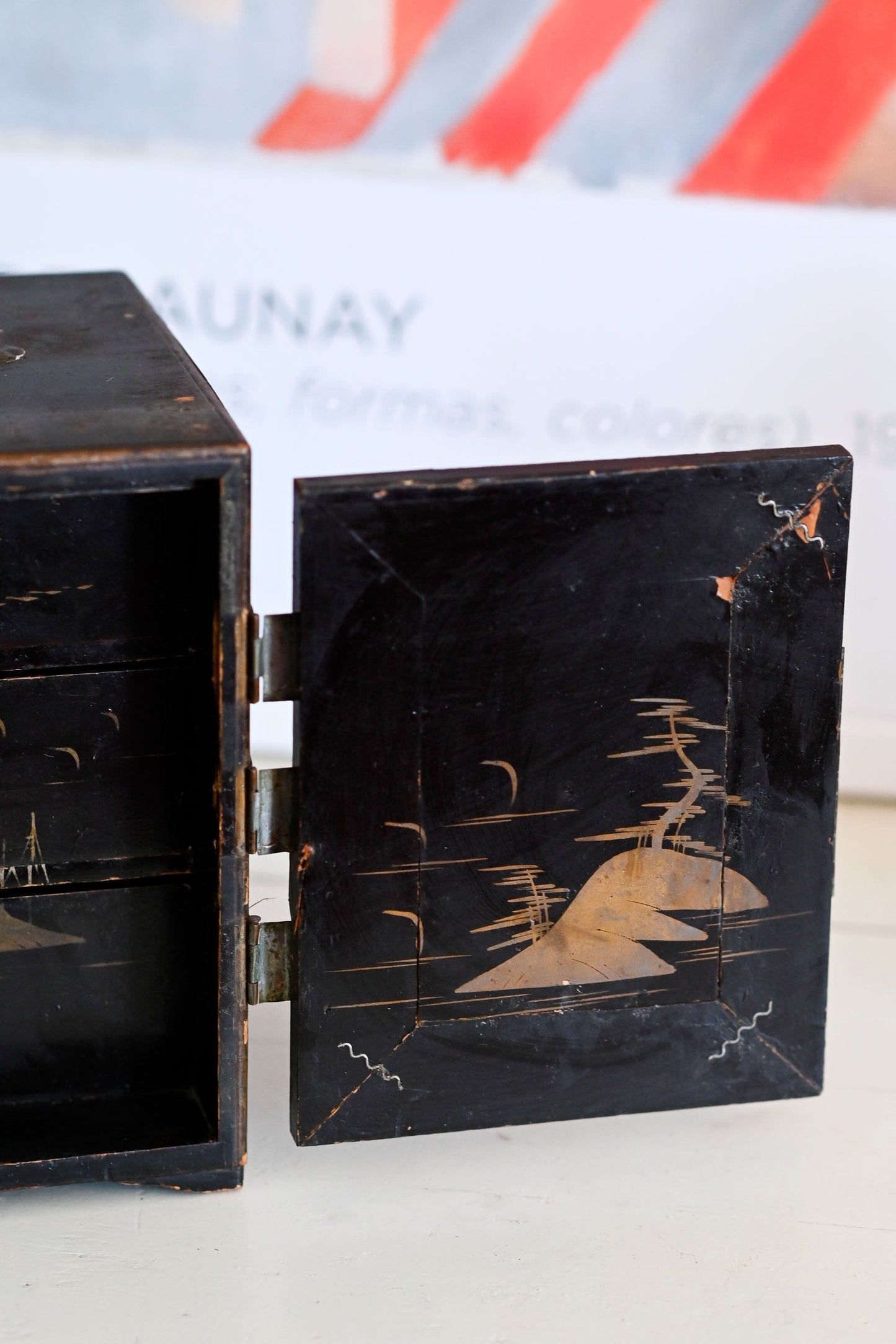 Antique Japanese lacquer jewellery box