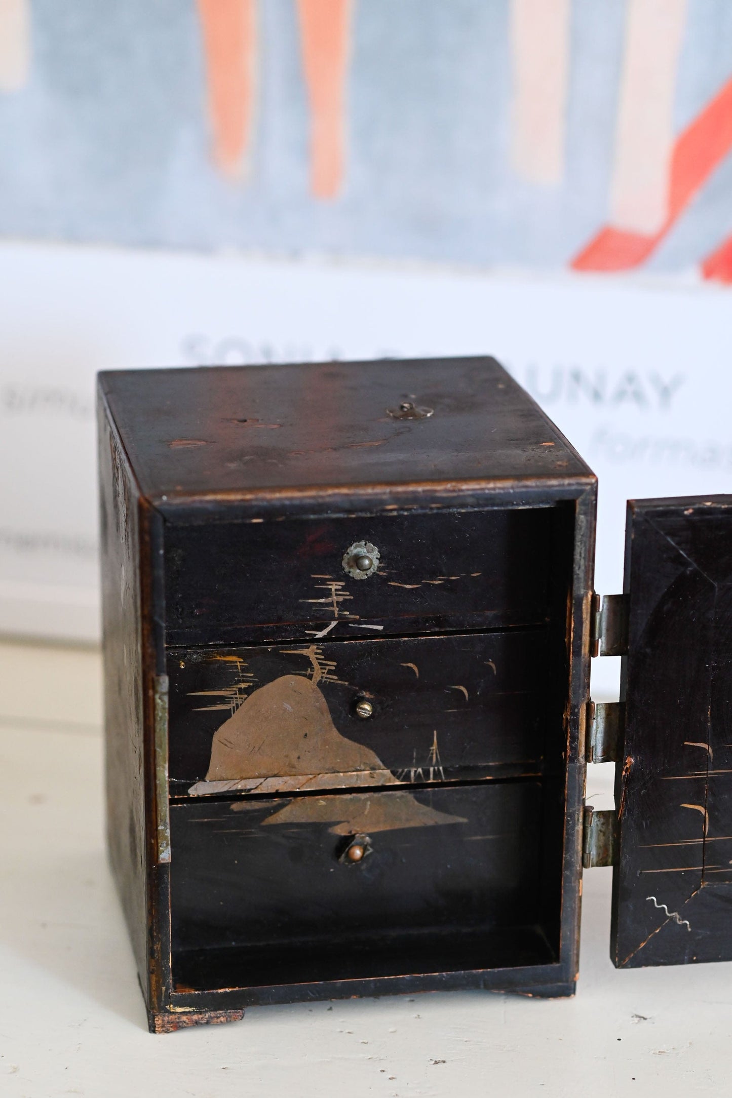 Antique Japanese lacquer jewellery box