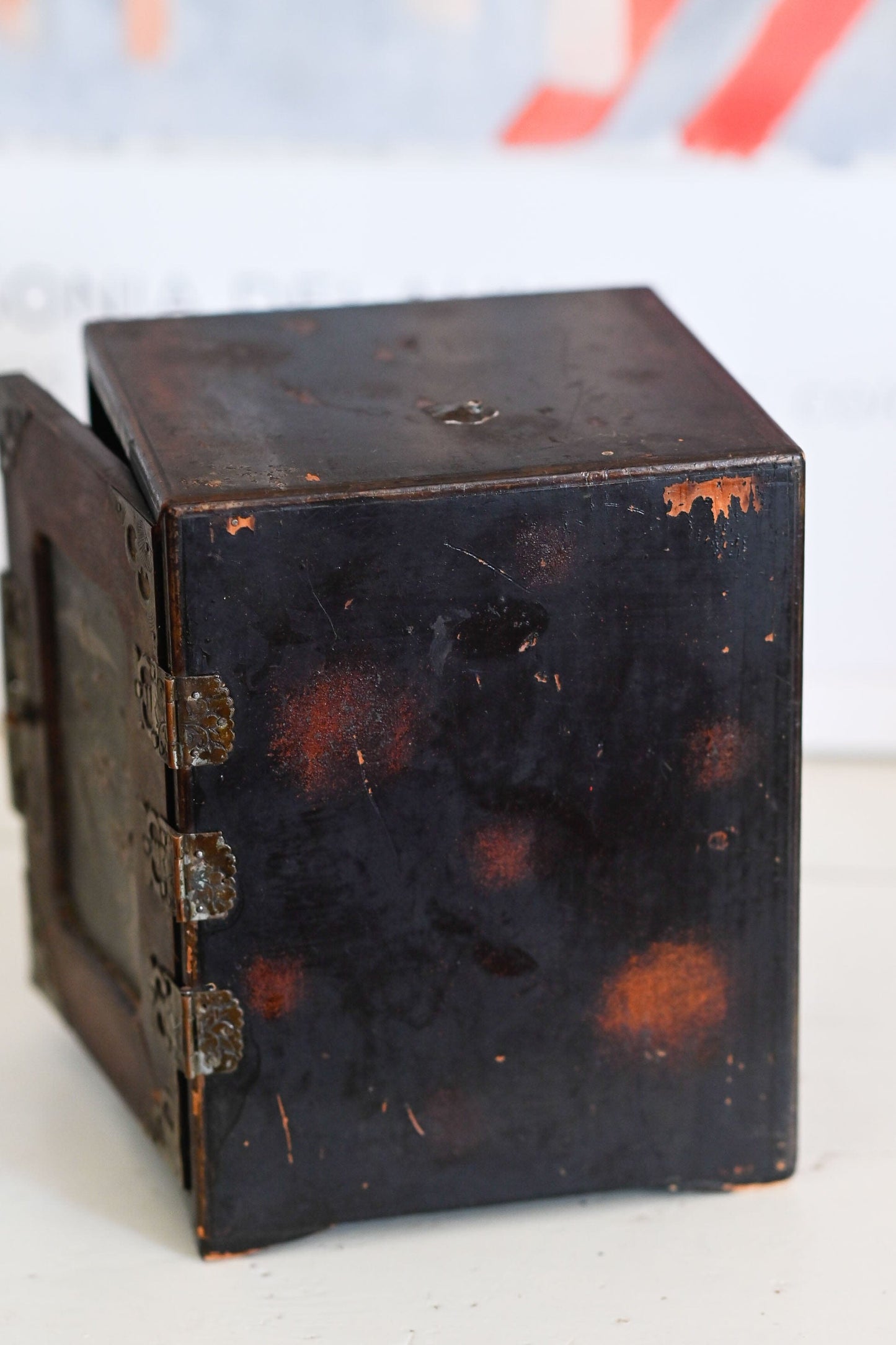 Antique Japanese lacquer jewellery box