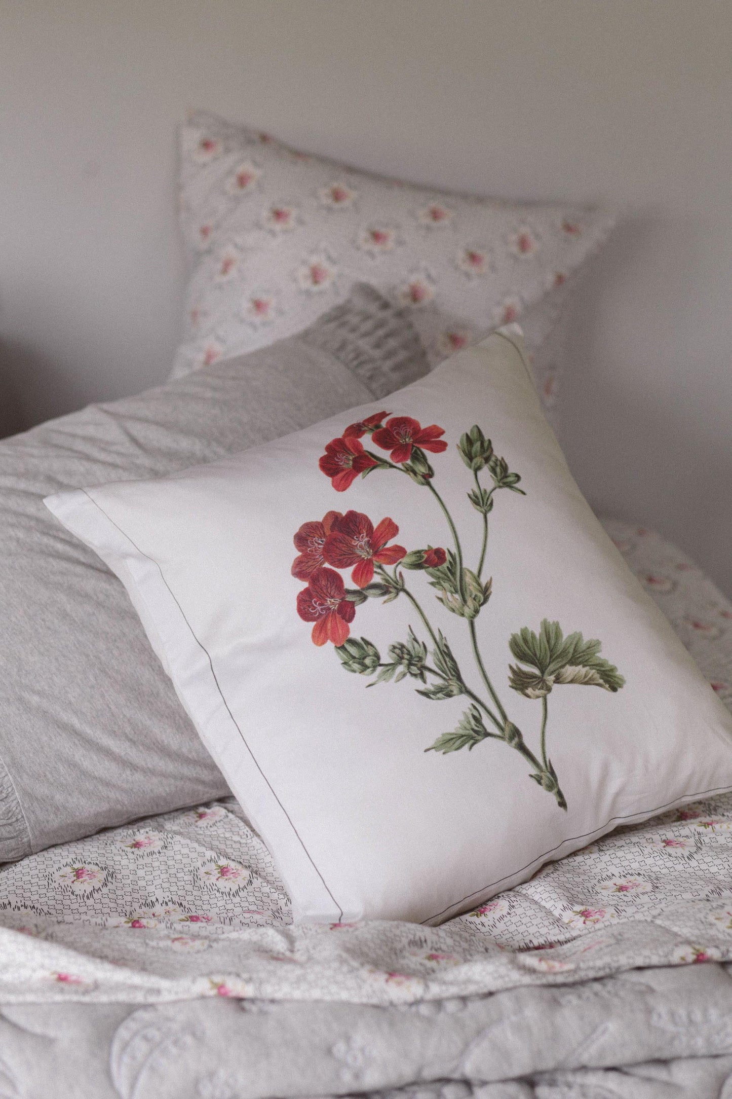 Geranium cushion cover *organic cotton