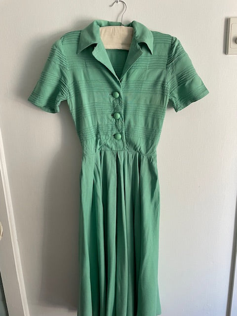 Vintage 1940s green dress as is