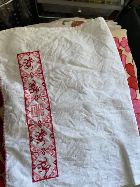 Vintage embroidered guest towel