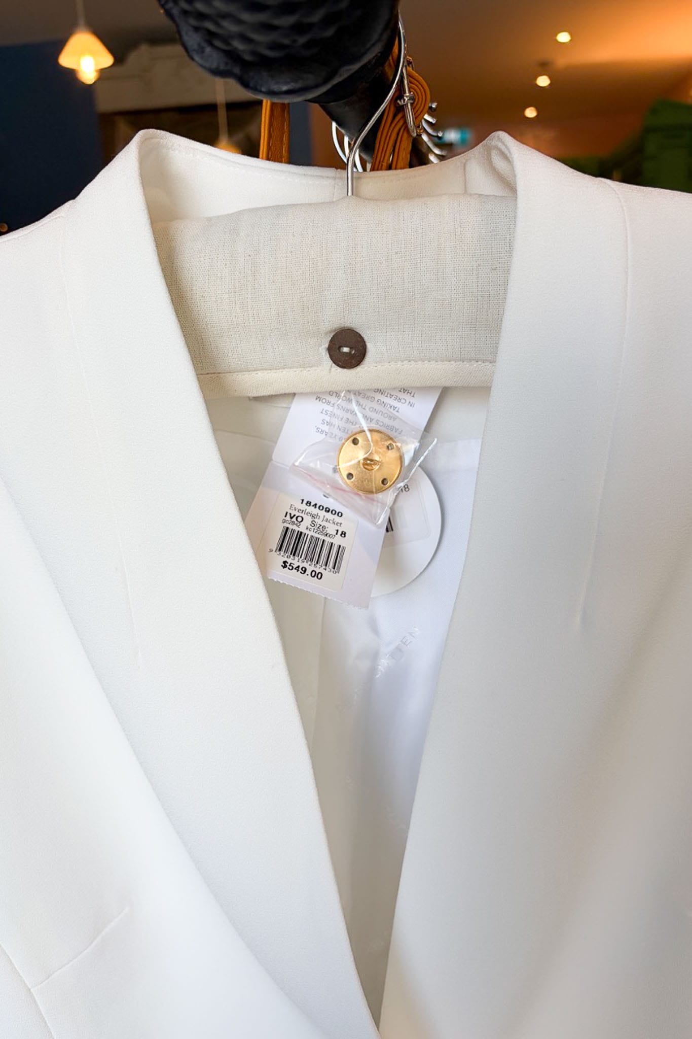 Perri Cutten Everleigh white jacket NWT Size 18