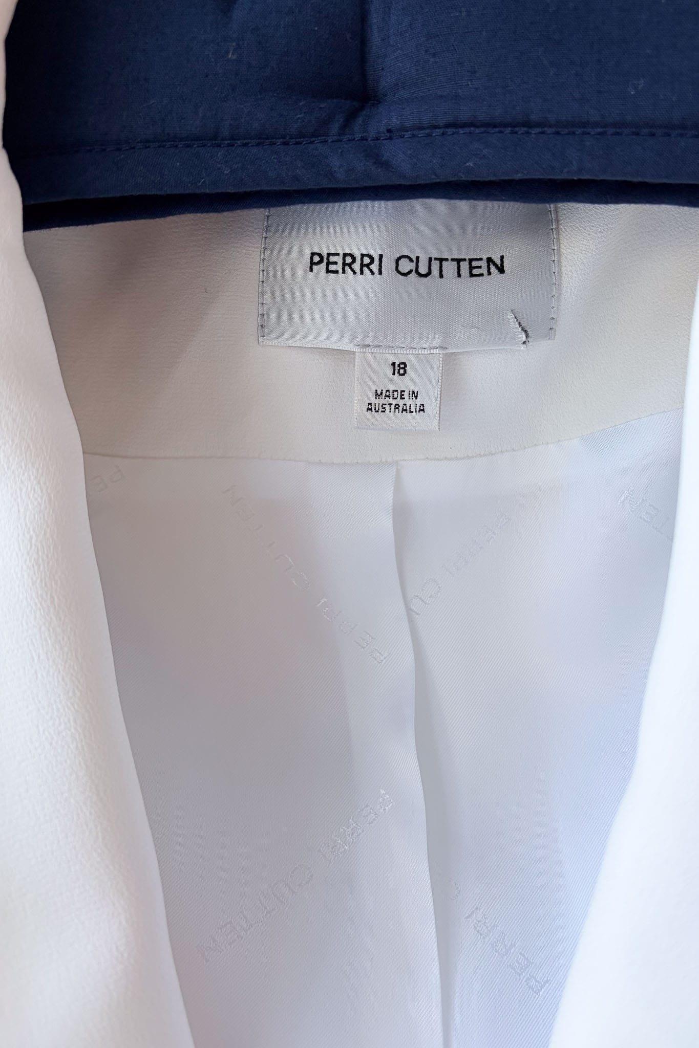 Perri Cutten white blazer 18