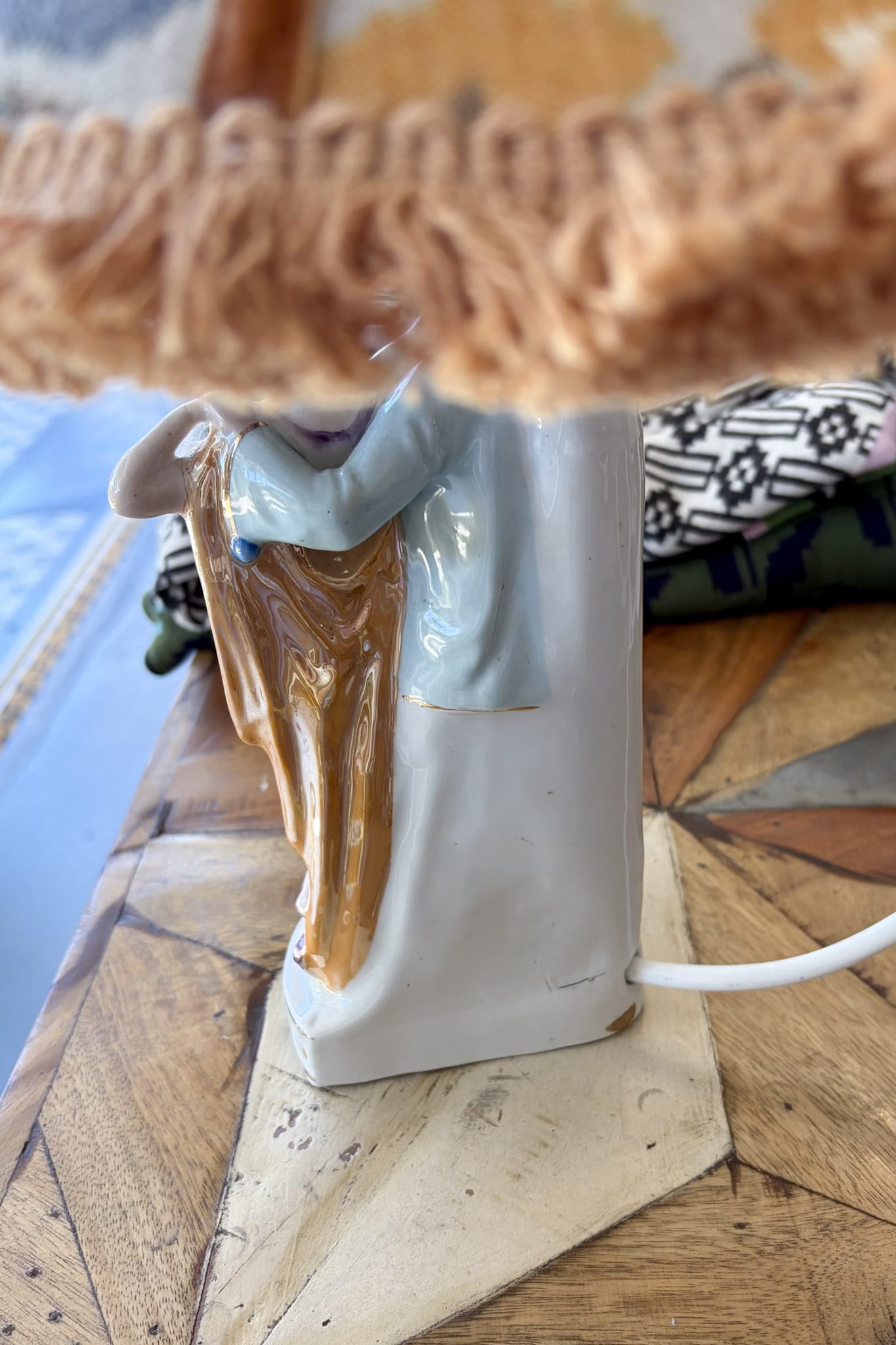 Vintage Art Deco 1920s German dancers lustreware table lamp