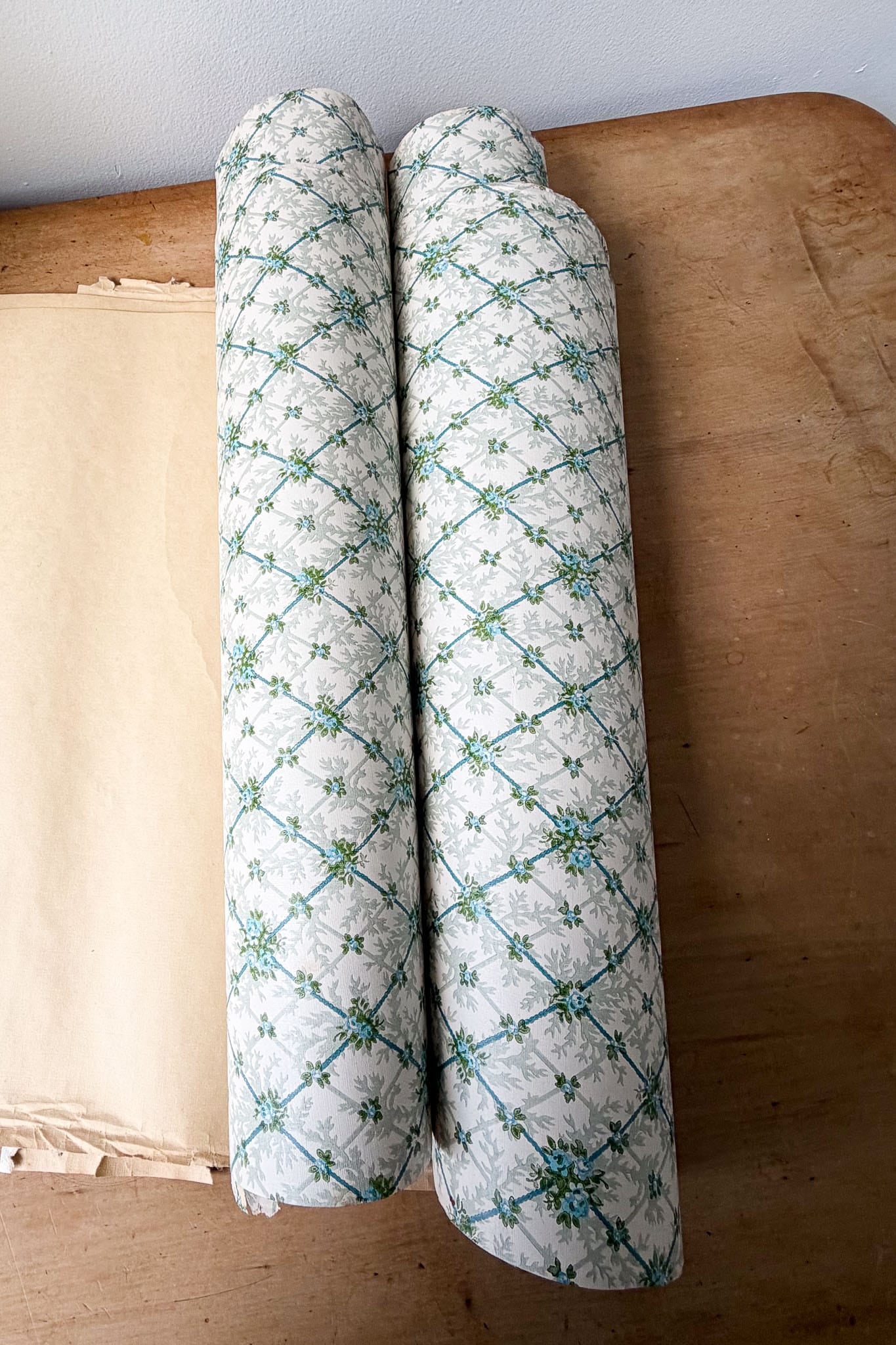 Vintage Wallpaper panels #1 blue trellis with flowers