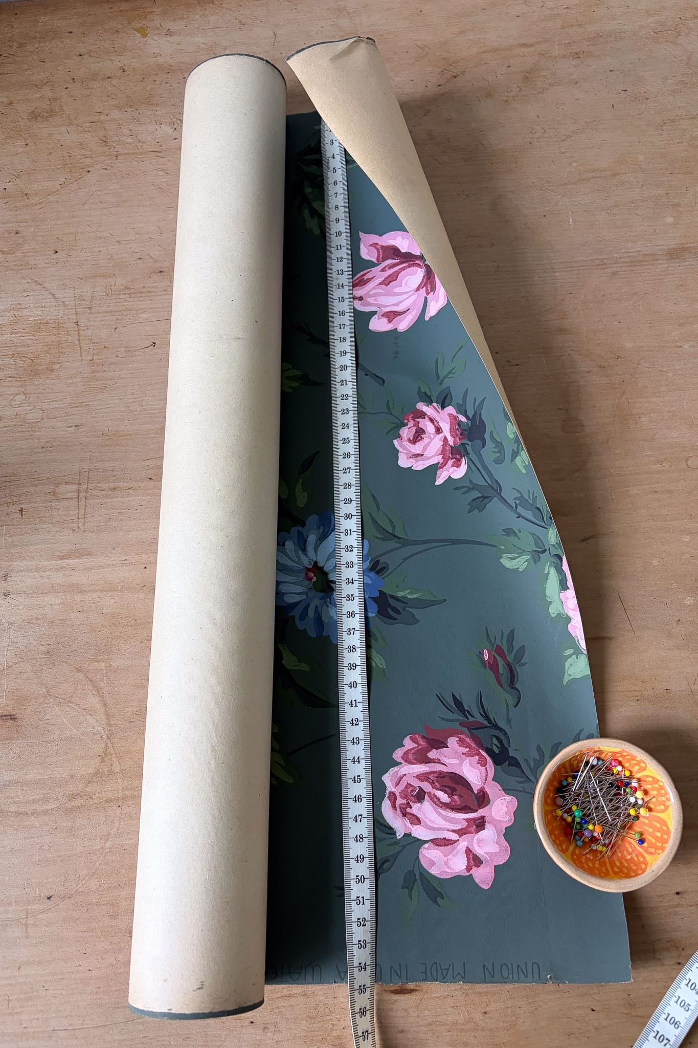 Vintage Wallpaper roll #6 dark green floral