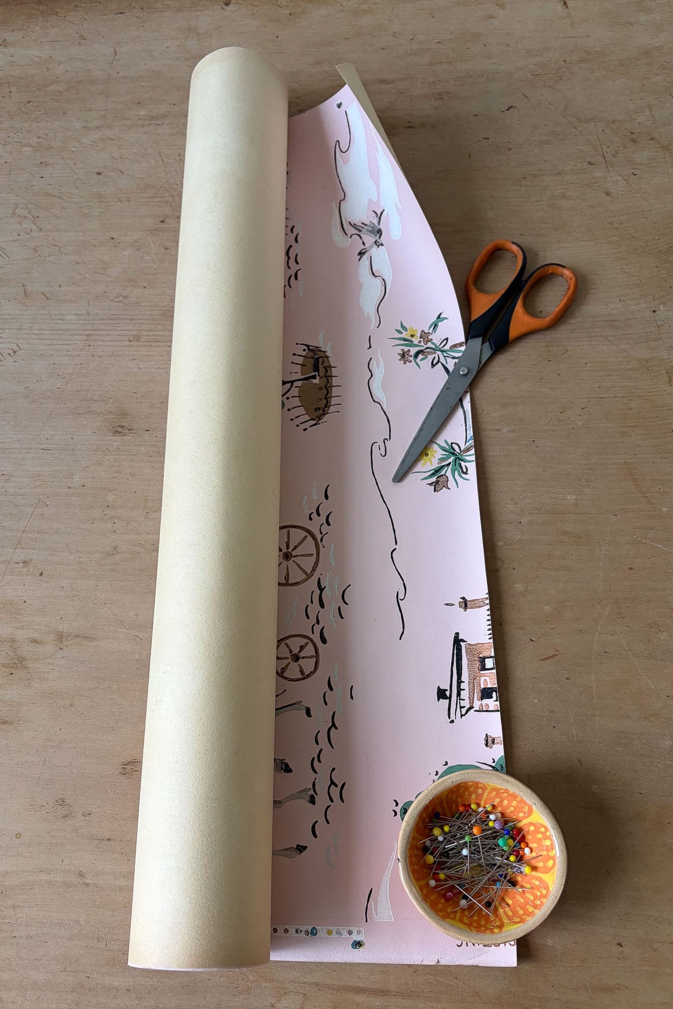 Vintage Wallpaper roll #3  novelty house & horse print