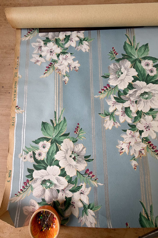 Vintage Wallpaper panel #12 pale blue with white posies