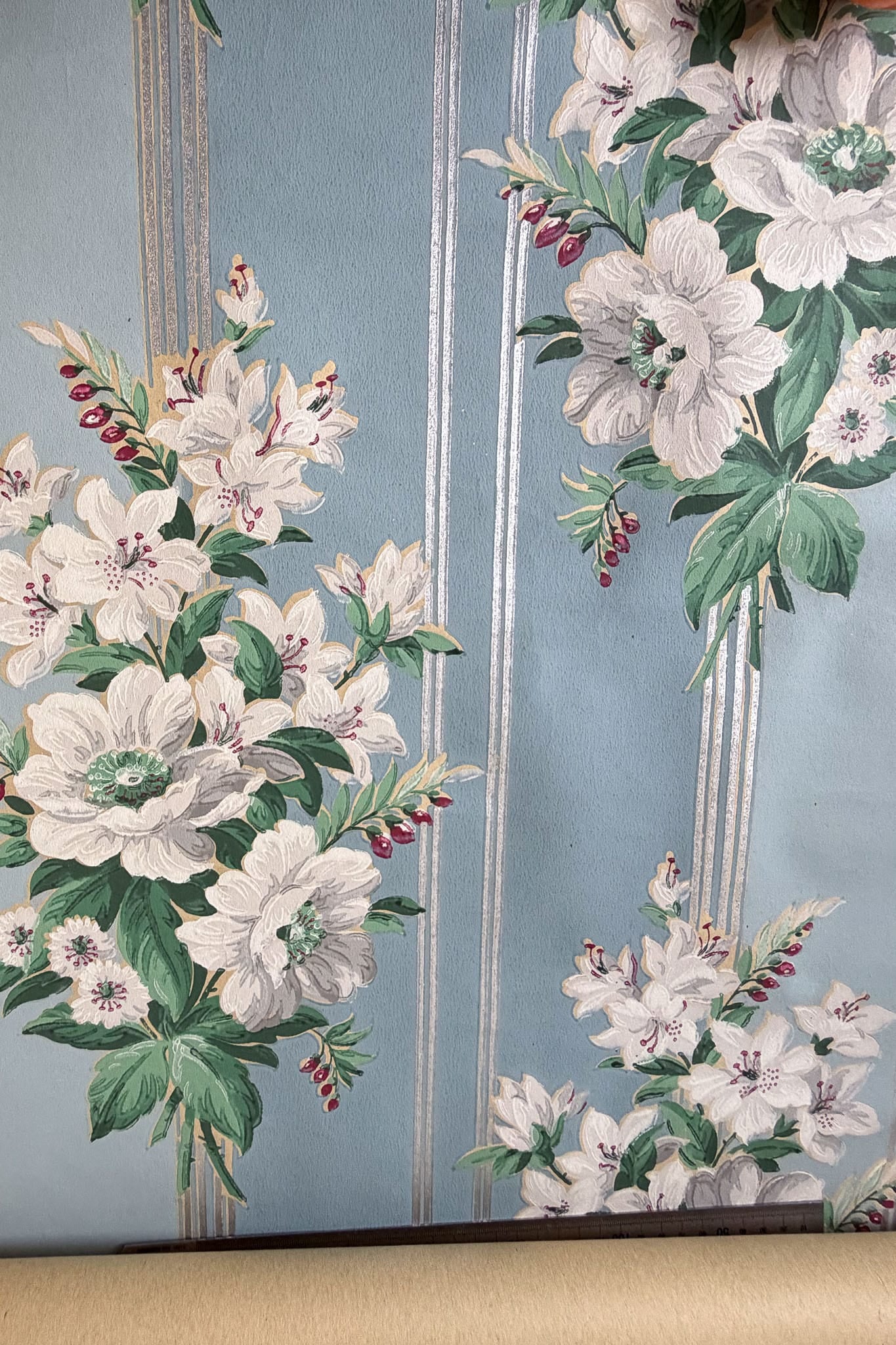 Vintage Wallpaper panel #12 pale blue with white posies