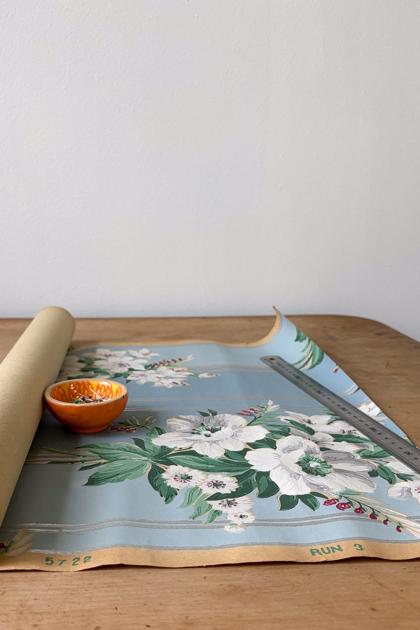 Vintage Wallpaper panel #12 pale blue with white posies