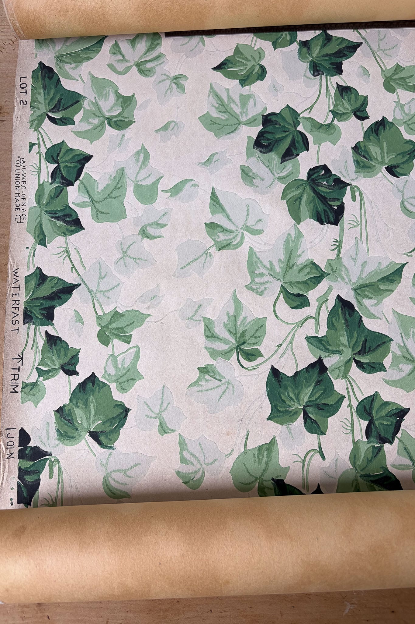 Vintage Wallpaper roll #5 Ivy