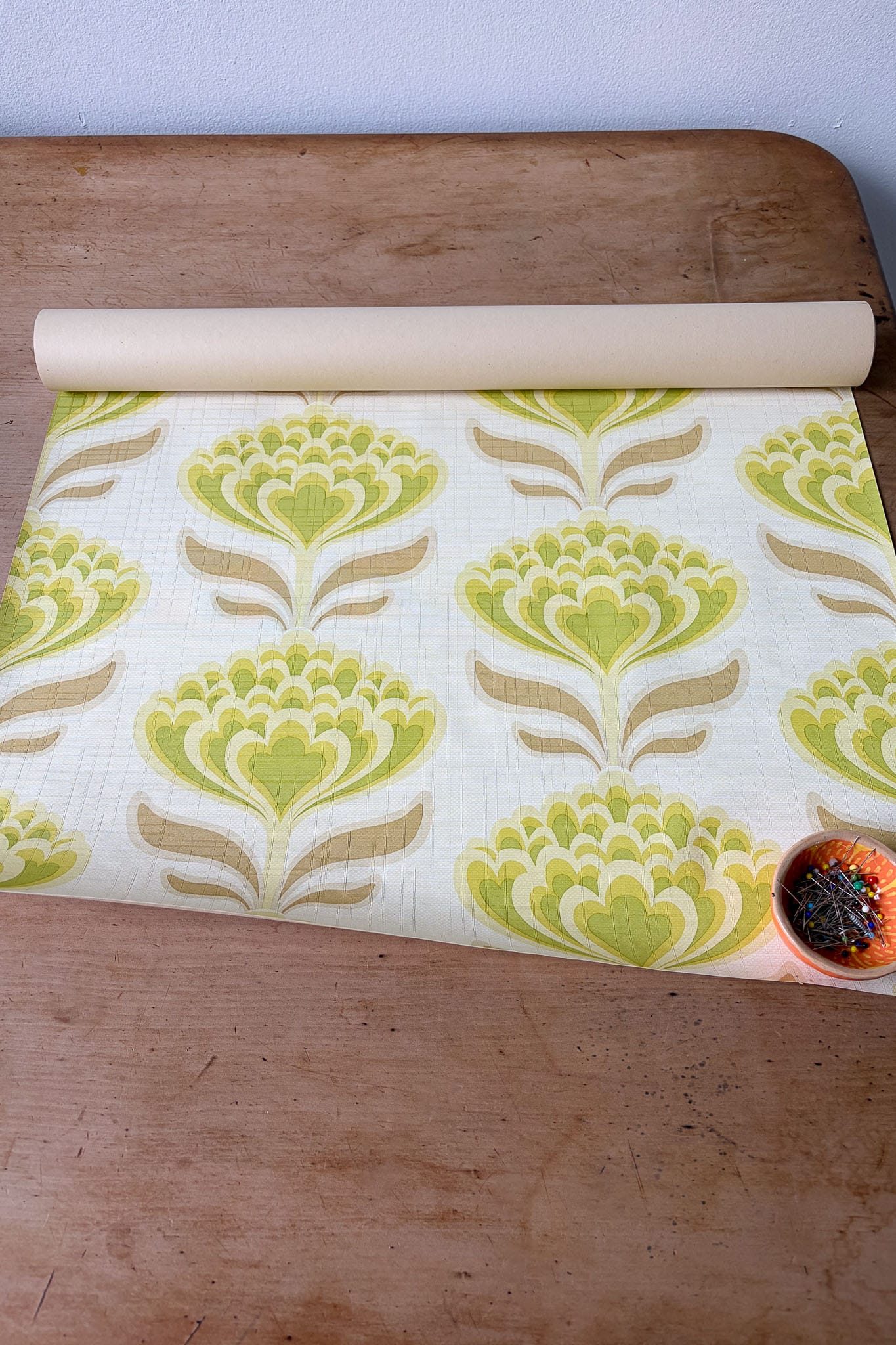 Vintage Wallpaper roll #7 60s/70s green taupe floral