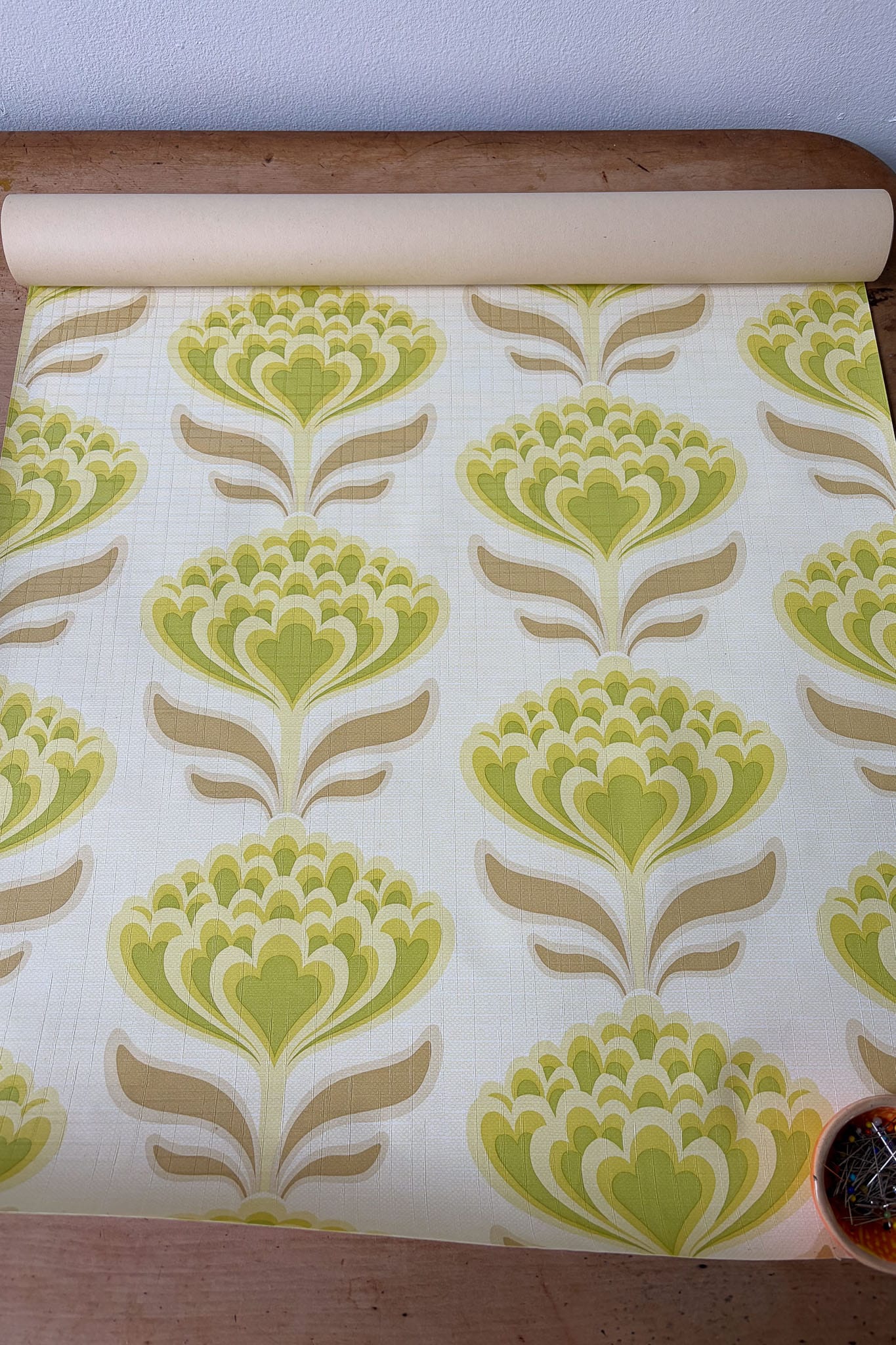 Vintage Wallpaper roll #7 60s/70s green taupe floral