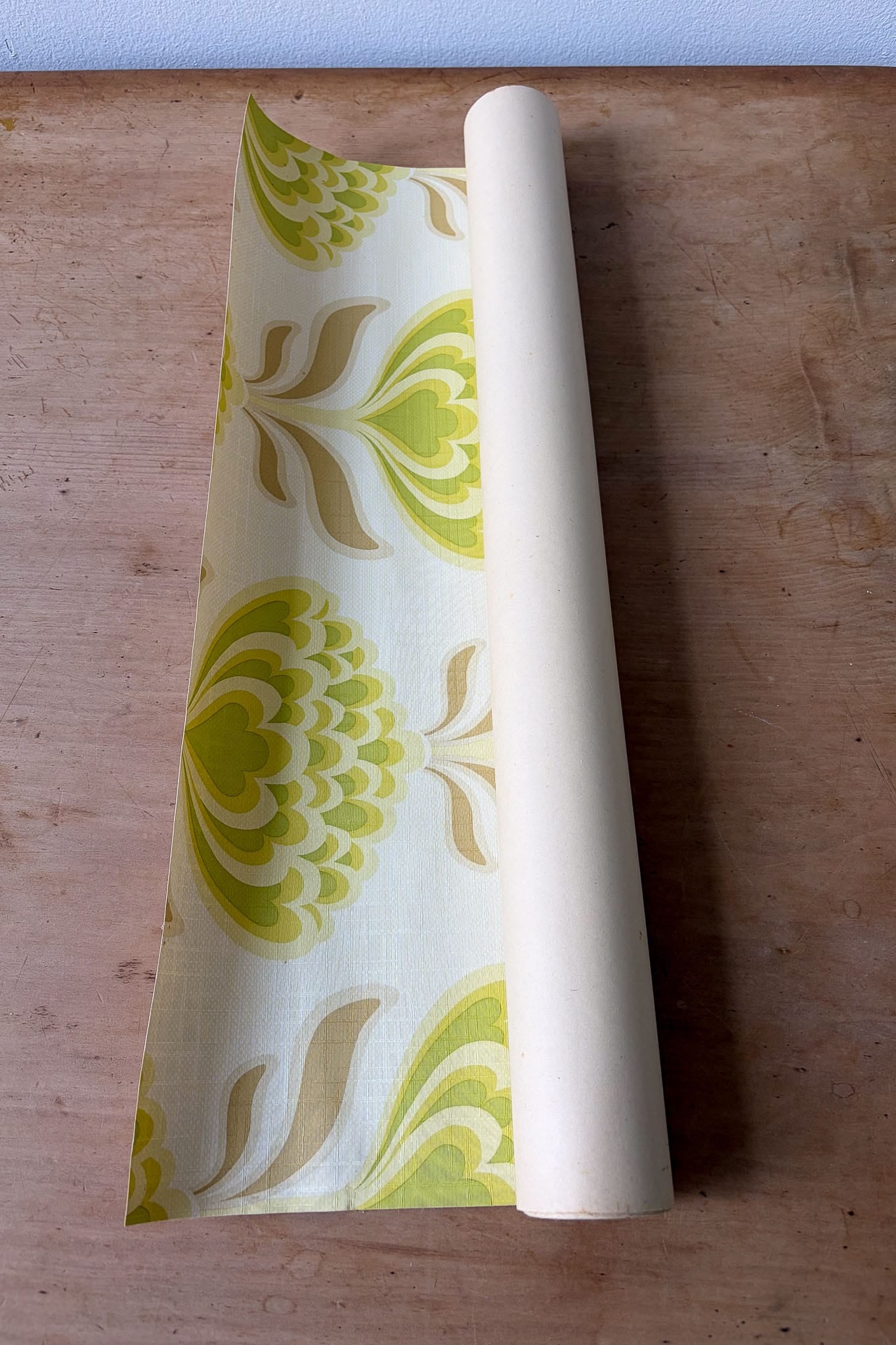 Vintage Wallpaper roll #7 60s/70s green taupe floral
