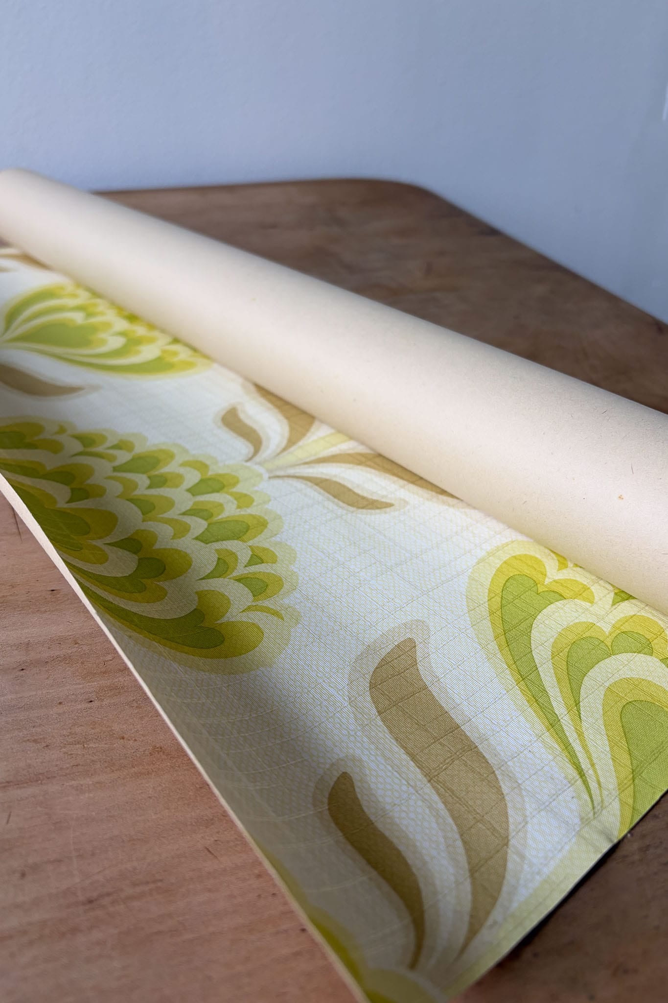 Vintage Wallpaper roll #7 60s/70s green taupe floral