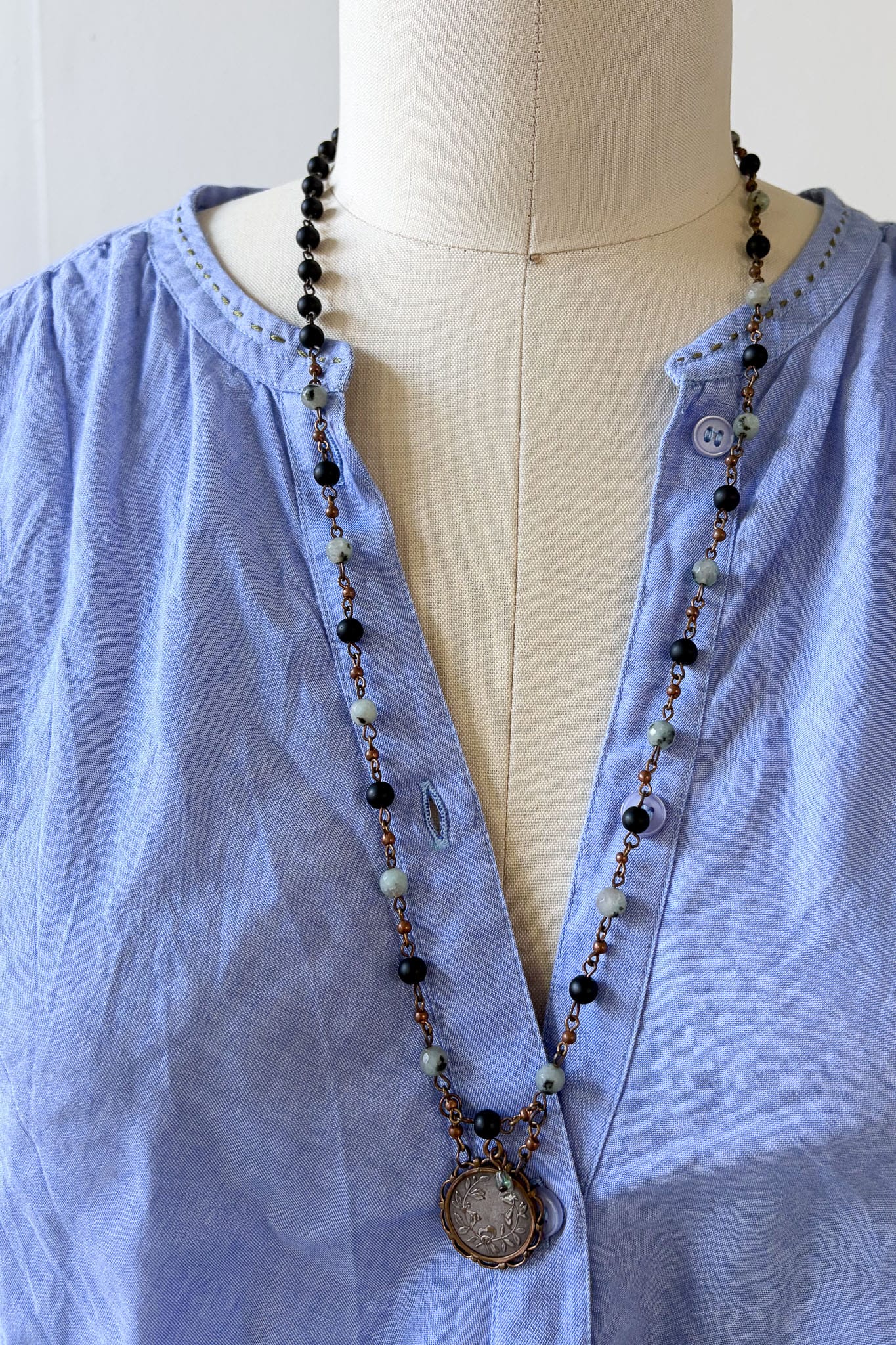 Lovely vintage handmade beaded necklace with pendant