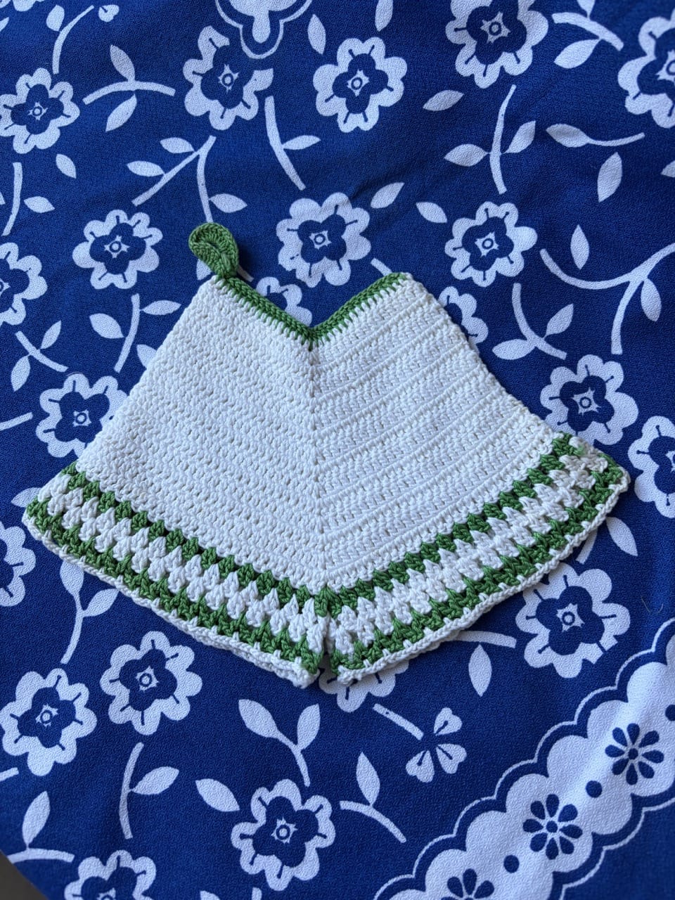 Vintage novelty crochet pot holders