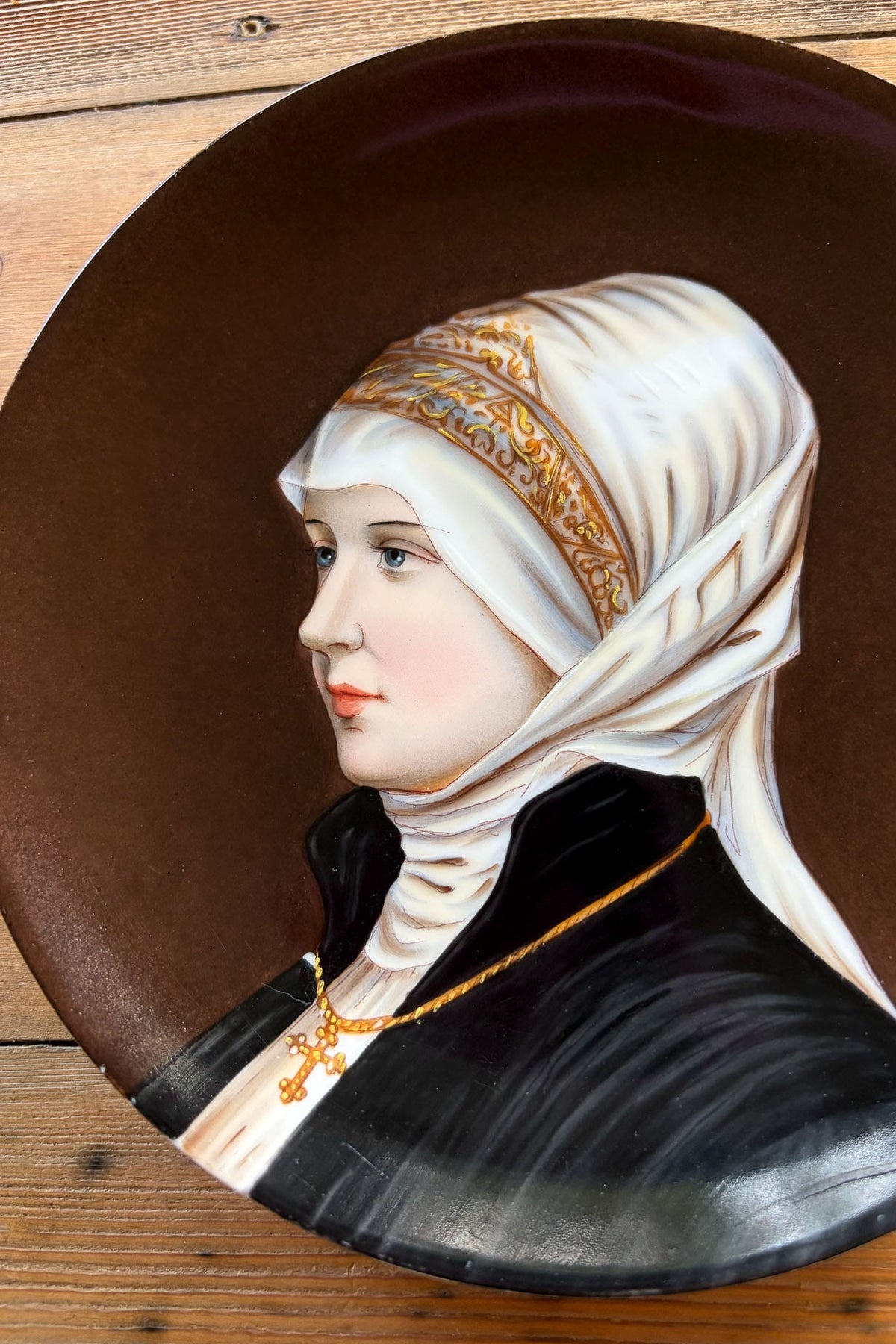Vintage hand painted portrait on plate von Kaulbach
