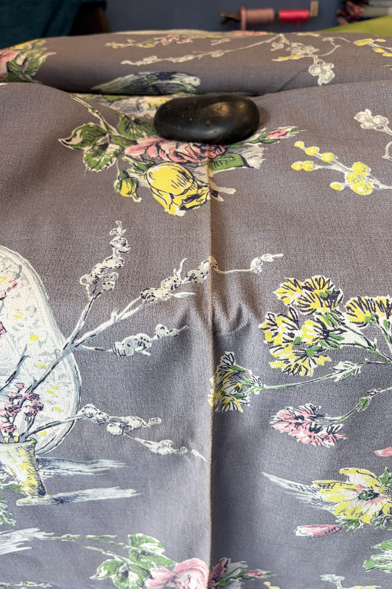 Vintage original 1950s floral barkcloth on roll 4m