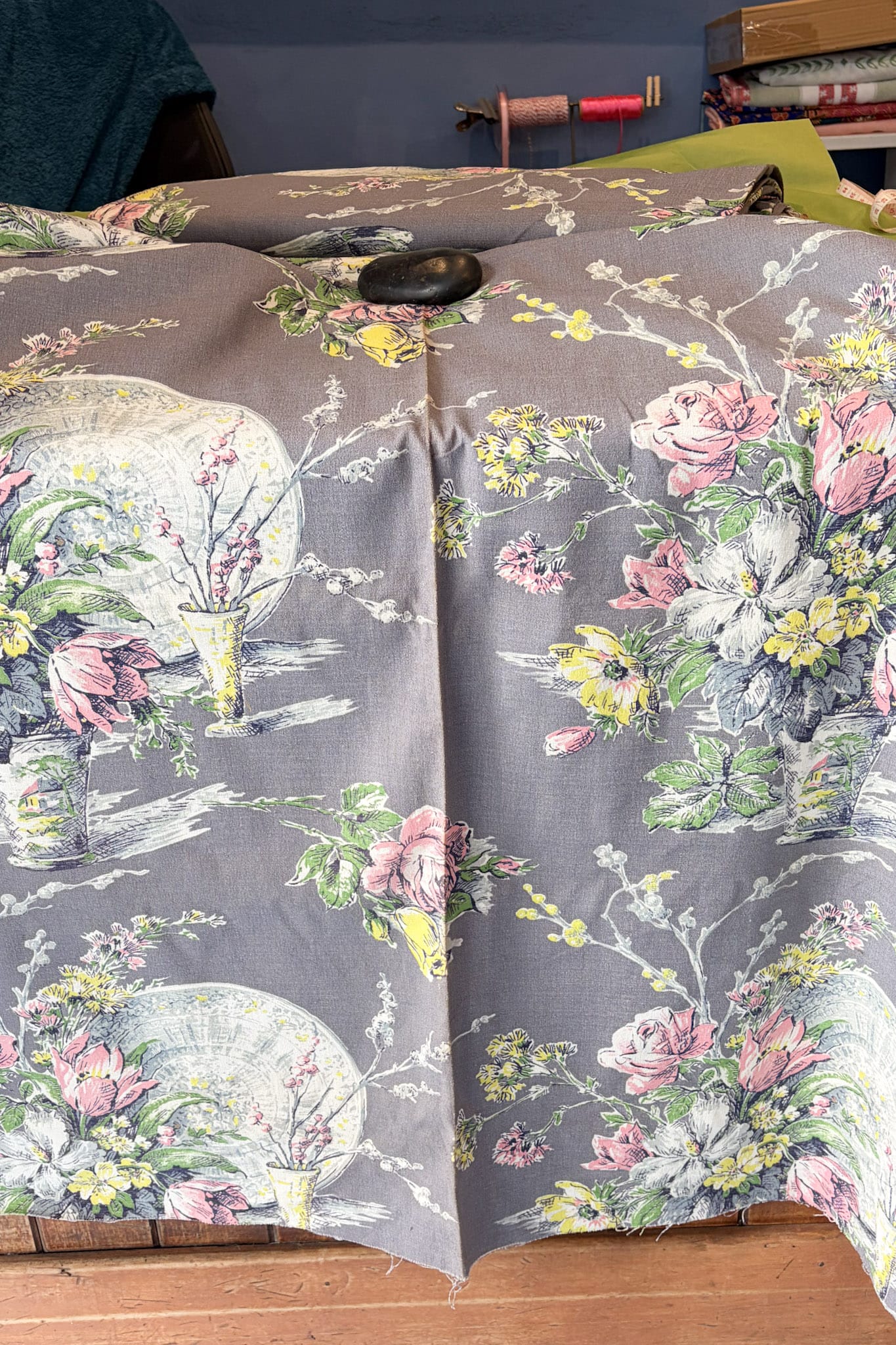 Vintage original 1950s floral barkcloth on roll 4m