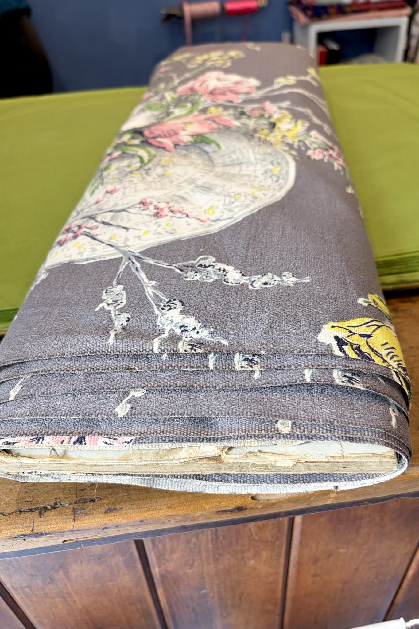 Vintage original 1950s floral barkcloth on roll 4m