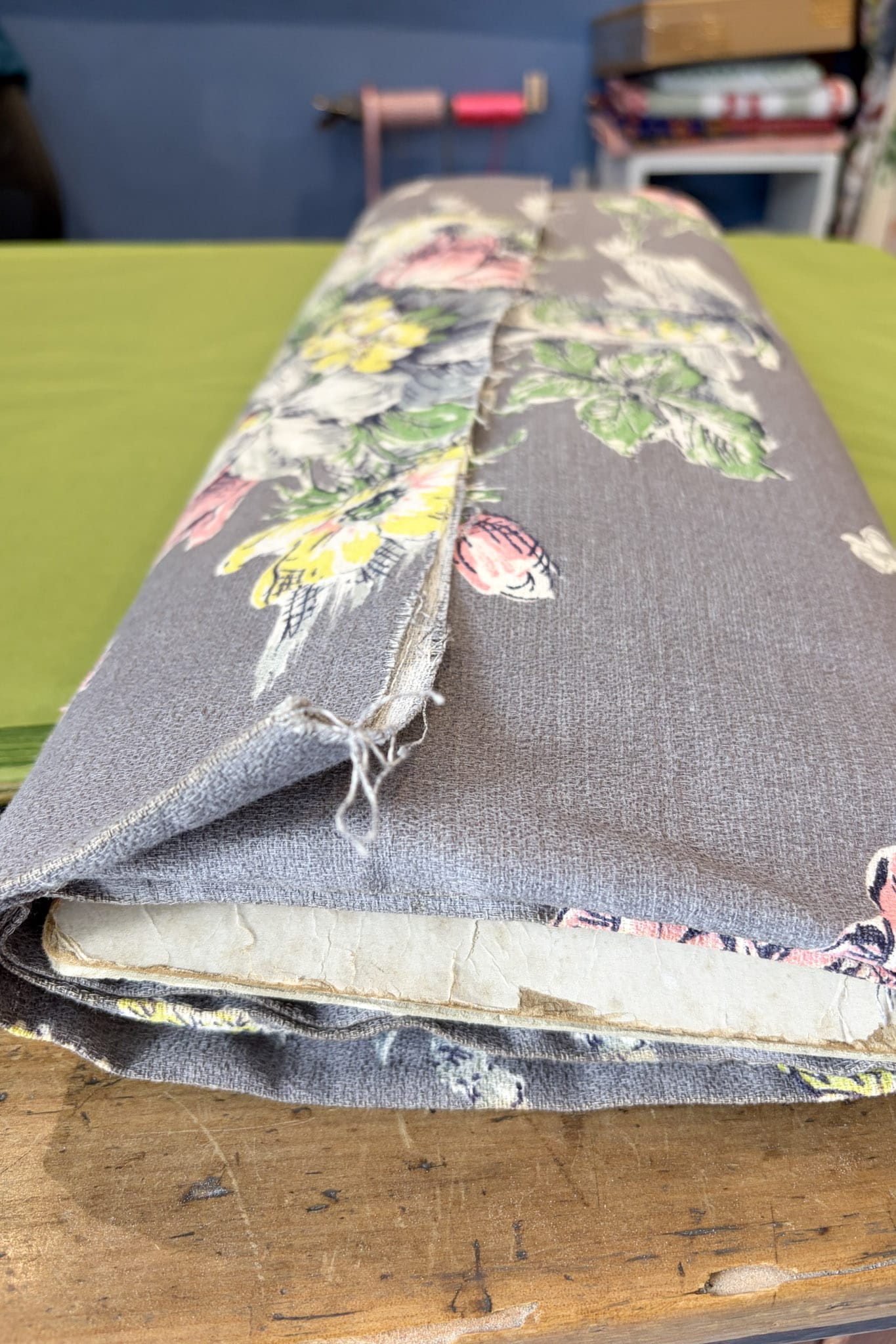 Vintage original 1950s floral barkcloth on roll 4m