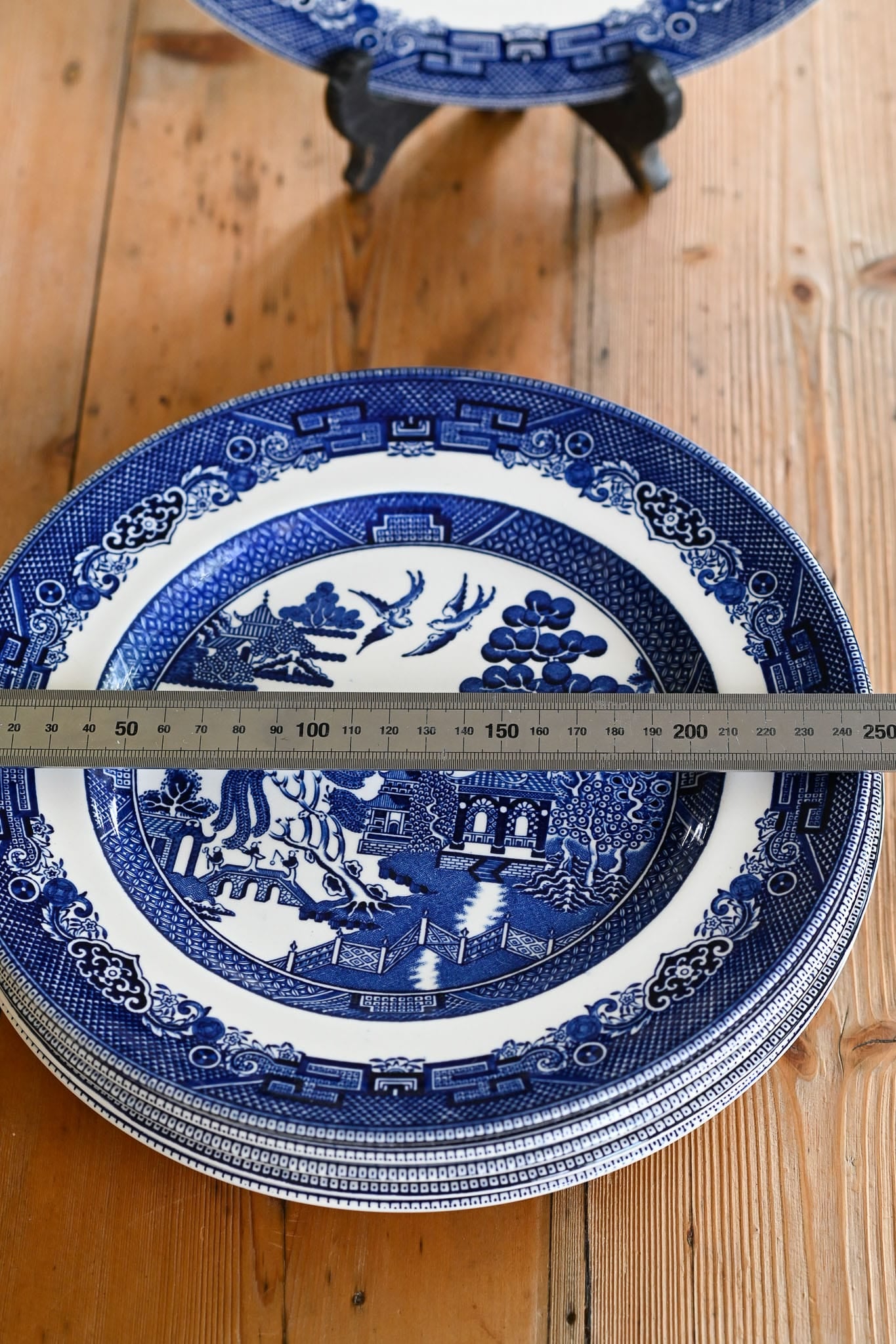 Johnson Bros Willow Pattern dinner plates set of 7