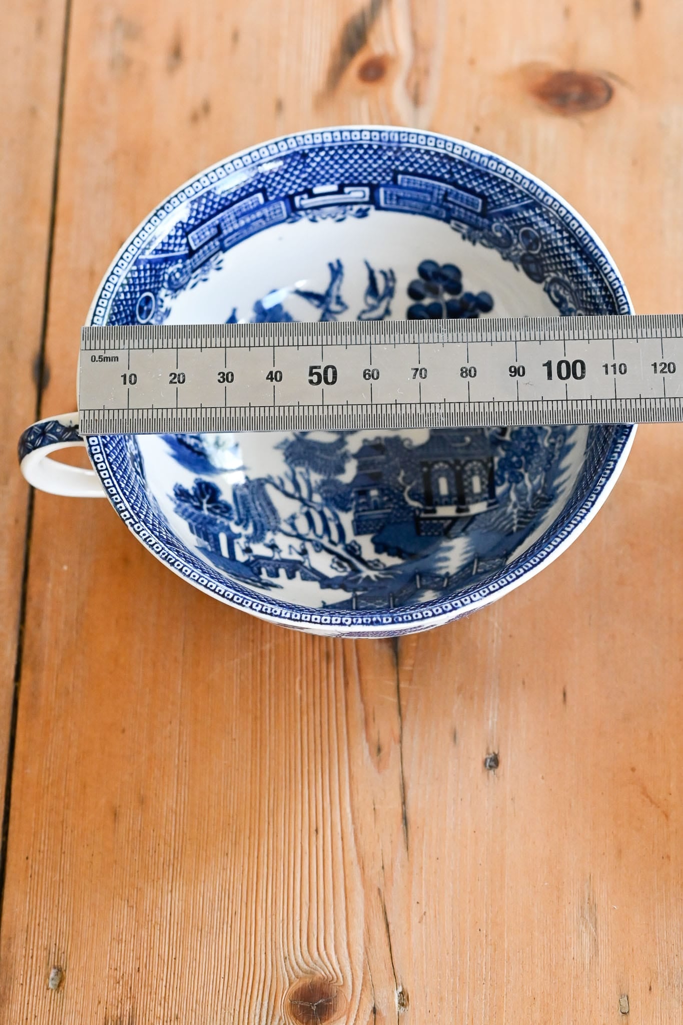 Johnson Bros Willow Pattern 2 handled bowls set of 5