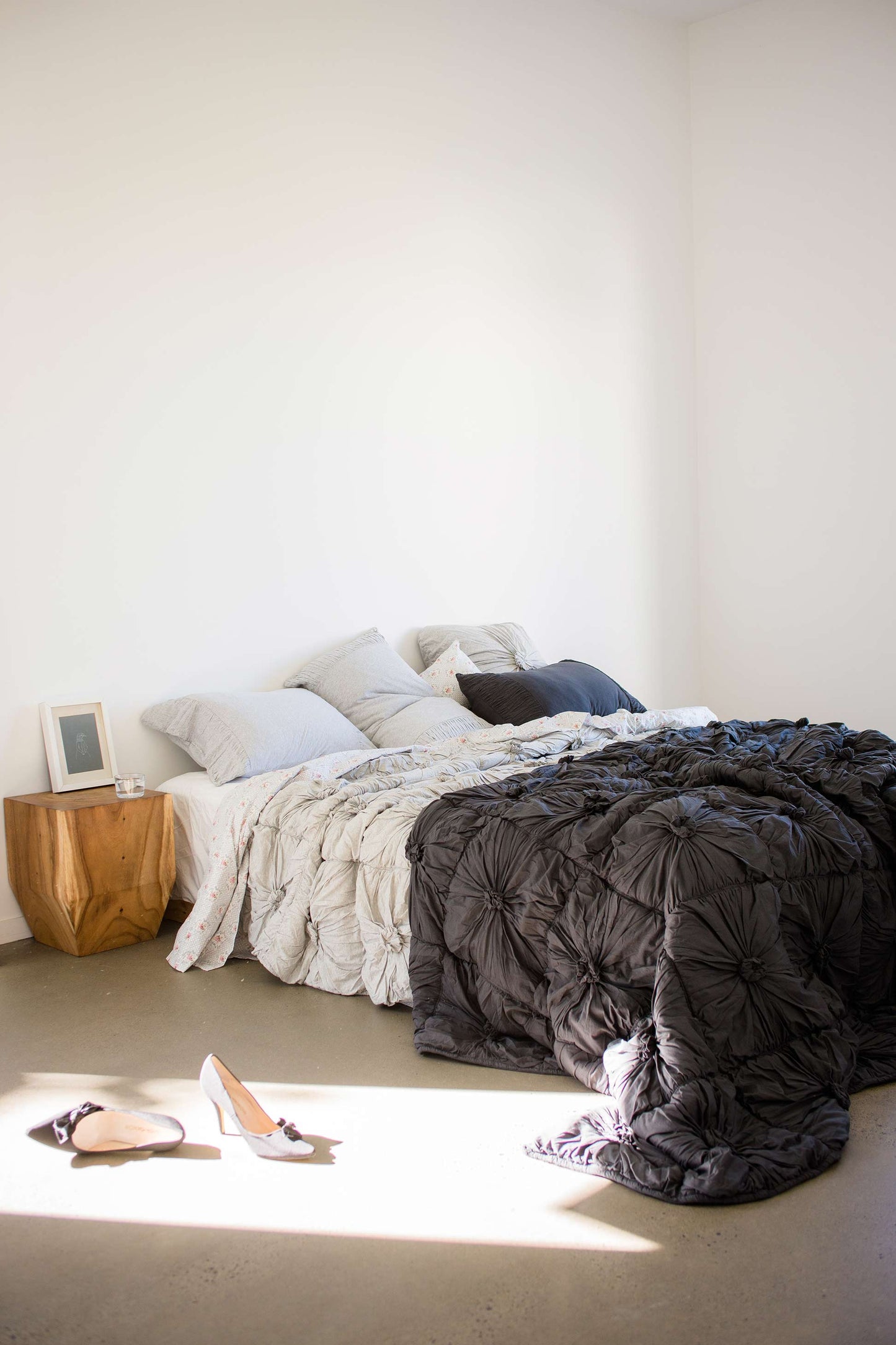 Rosette quilt in Charcoal *organic cotton