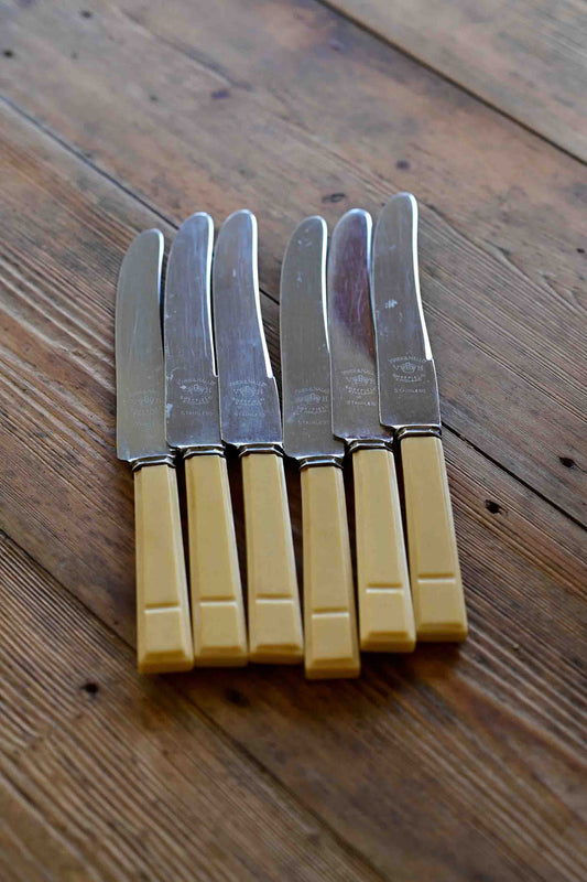 Viner and Hall Dinner knives x 6