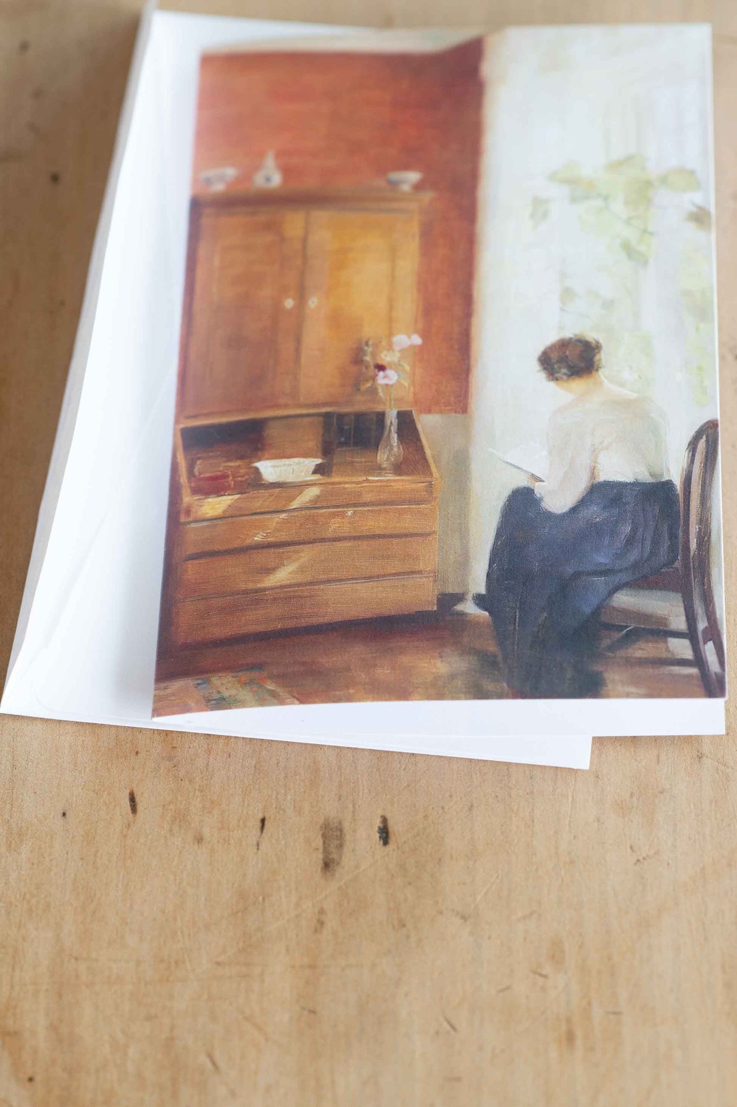 Card "Reading Woman"