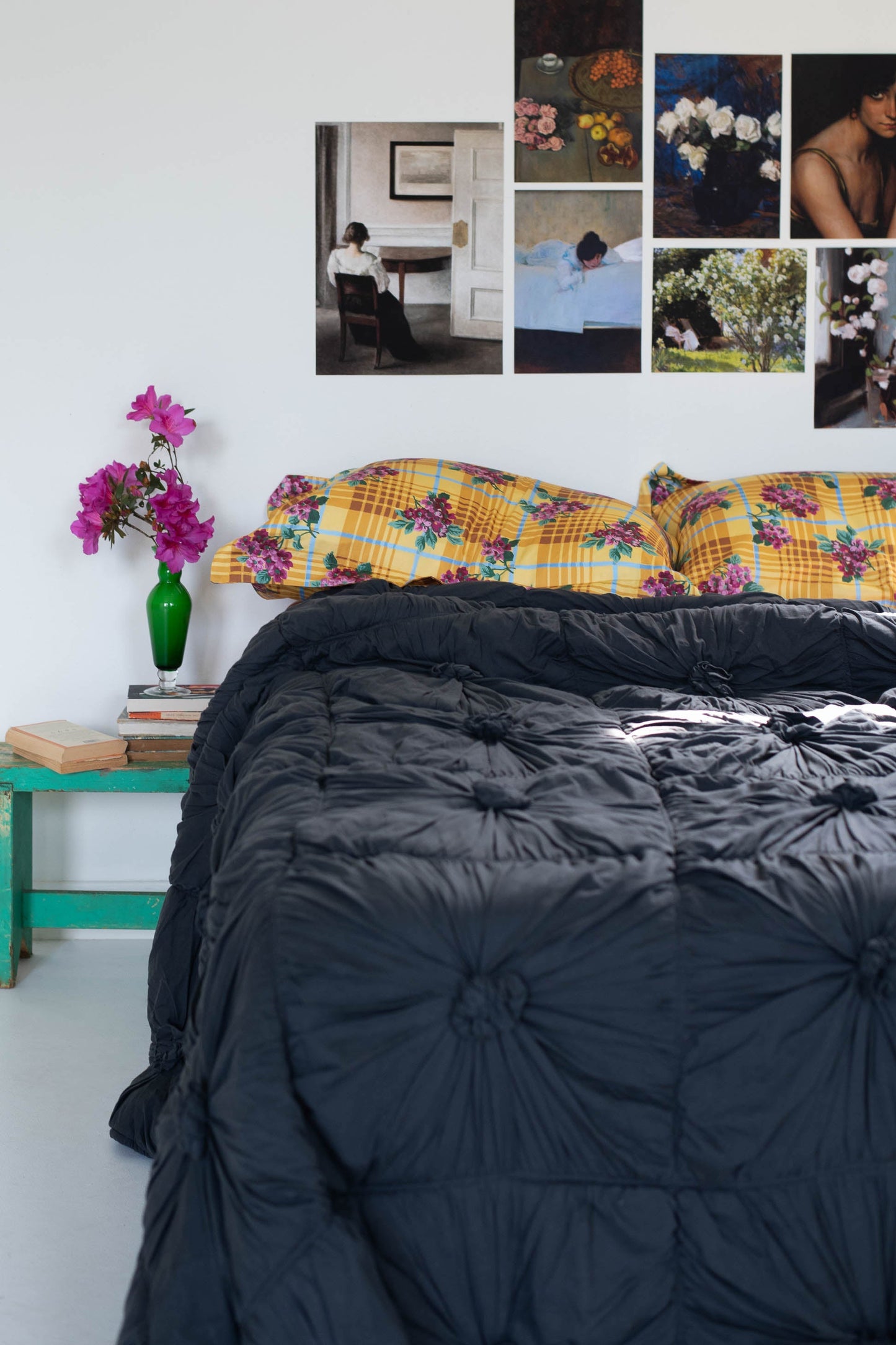 Rosette quilt in Charcoal *organic cotton