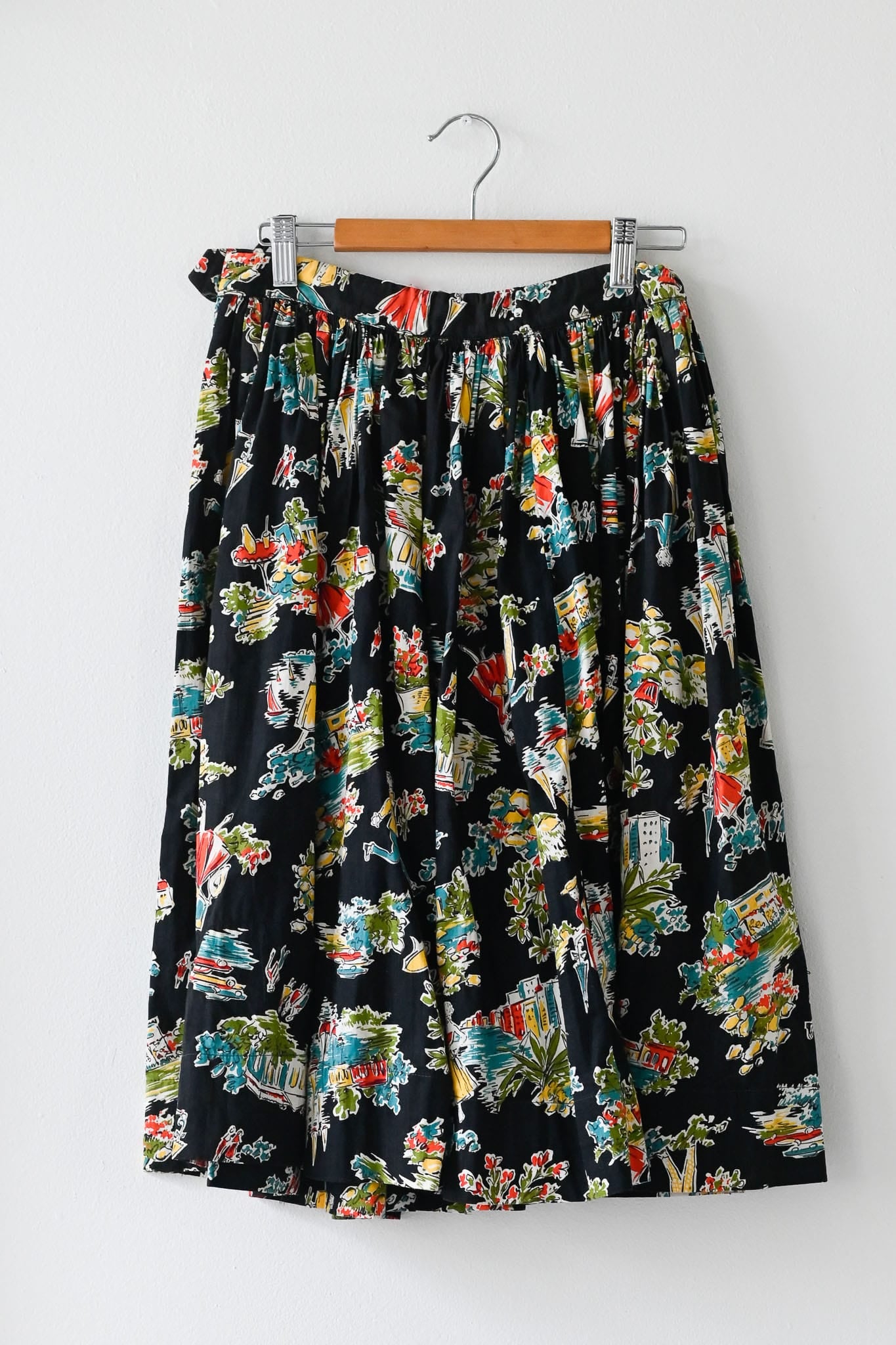 Vintage 50s novelty print gathered skirt