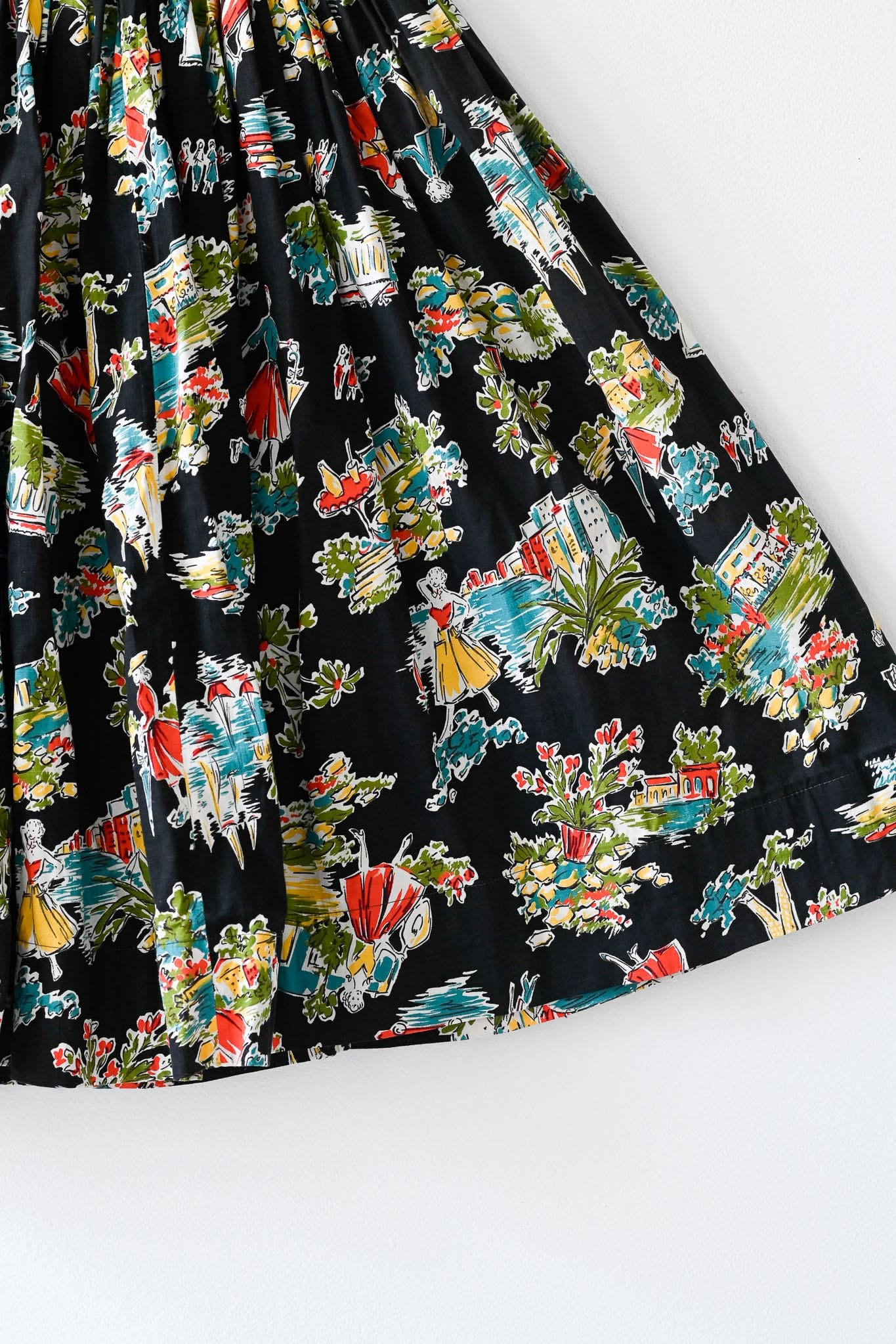 Vintage 50s novelty print gathered skirt