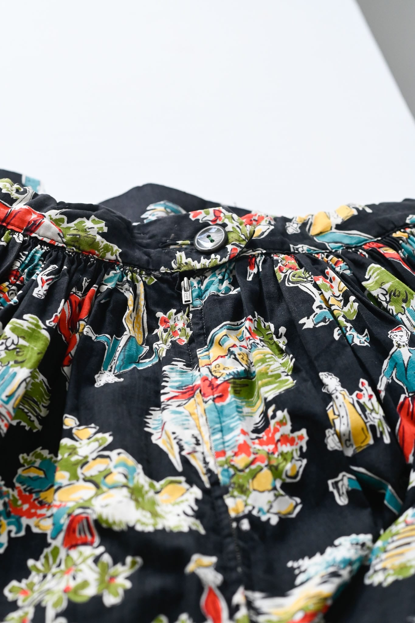 Vintage 50s novelty print gathered skirt