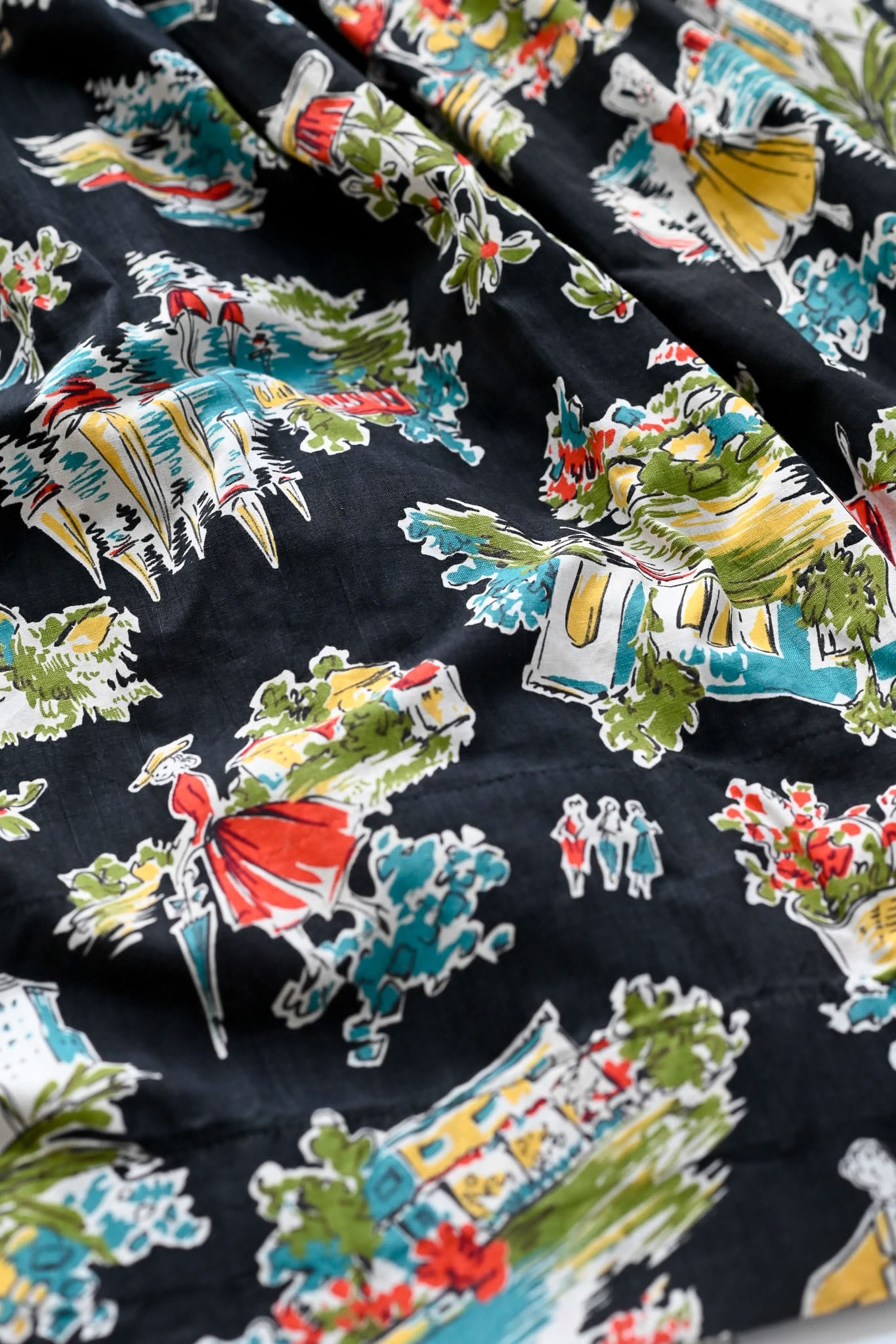 Vintage 50s novelty print gathered skirt